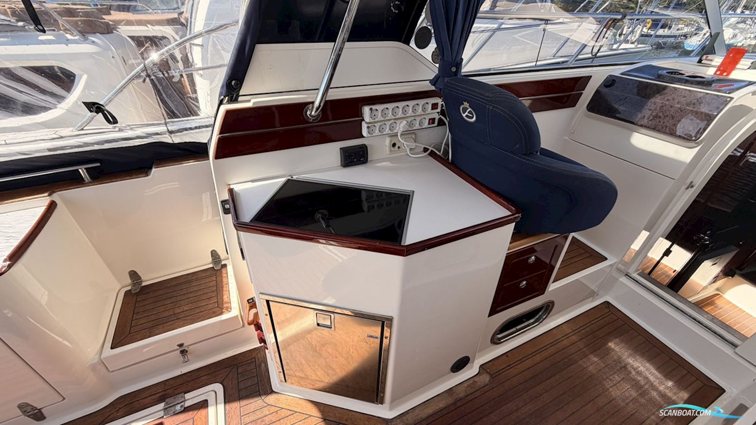 AQUADOR 33 HT