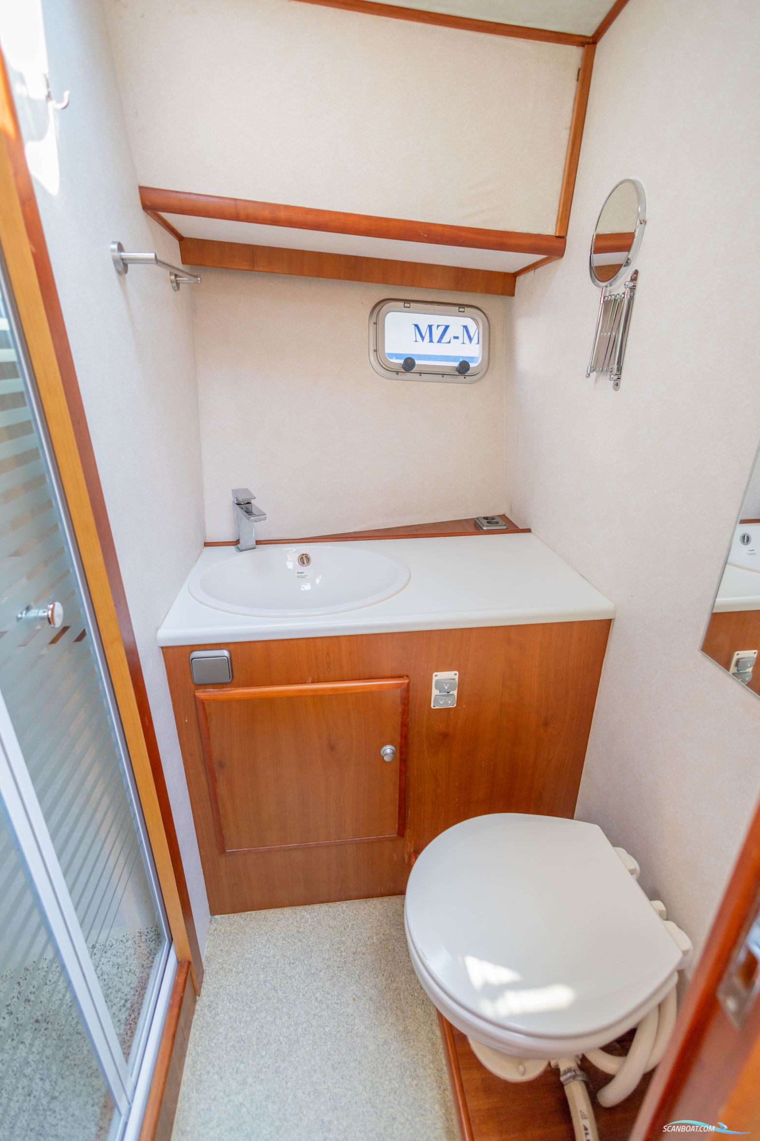 Aquanaut Drifter 1500 Pilot House