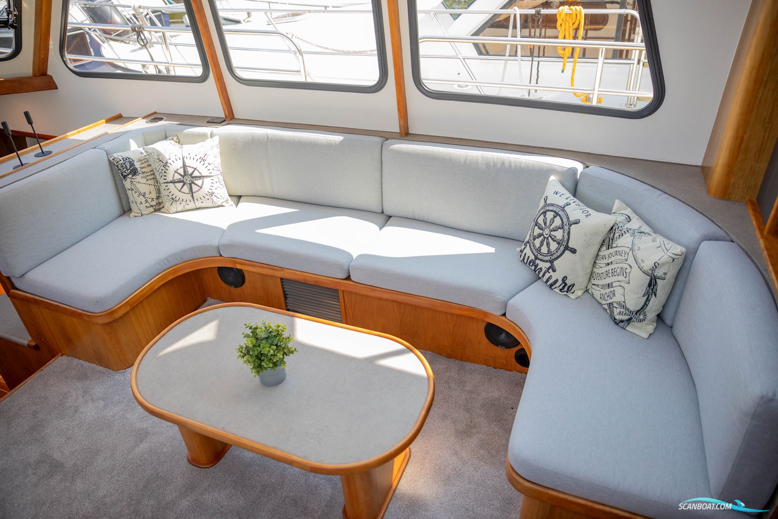 Aquanaut Drifter 1500 Pilot House