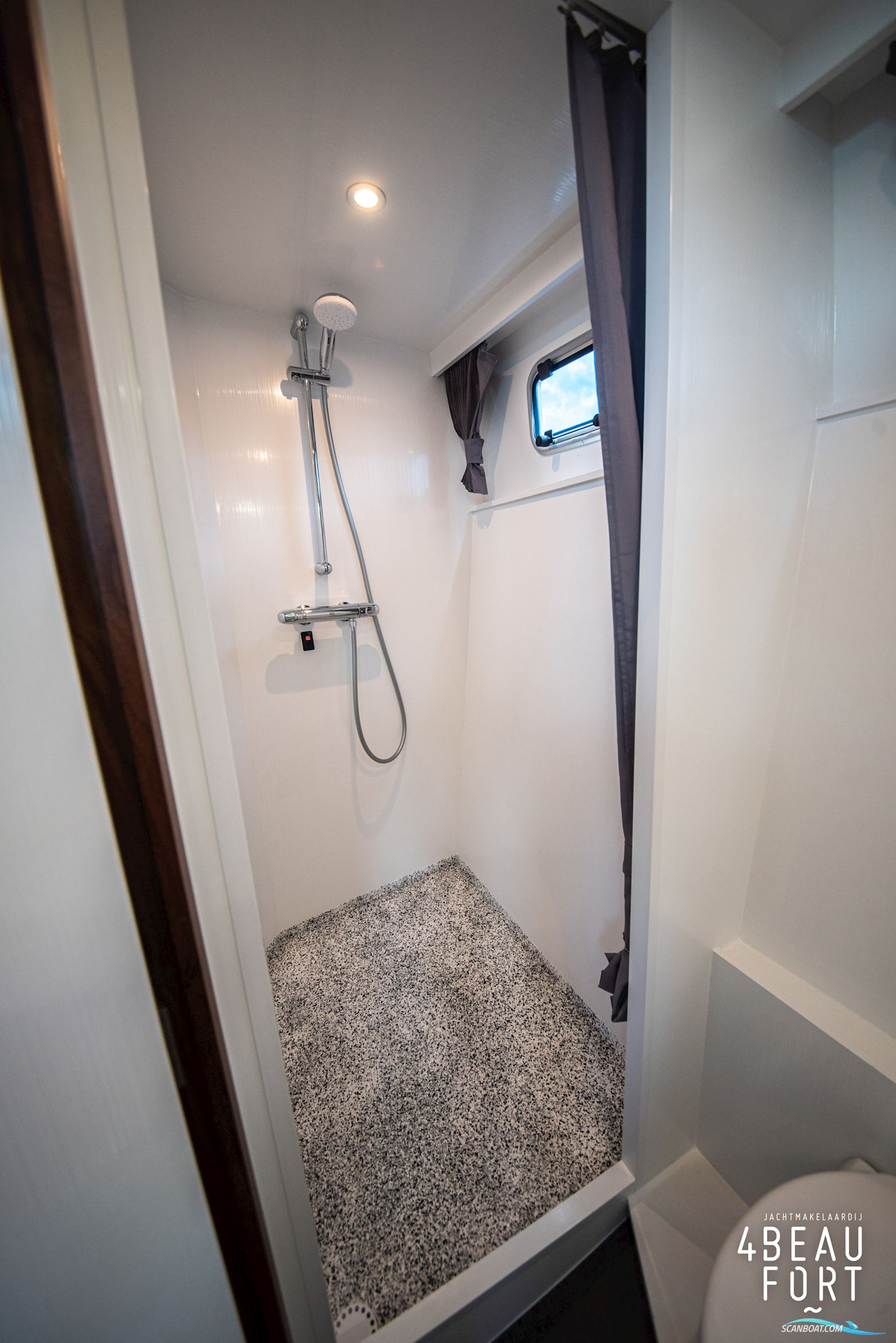 Aquanaut Drifter 350 AC