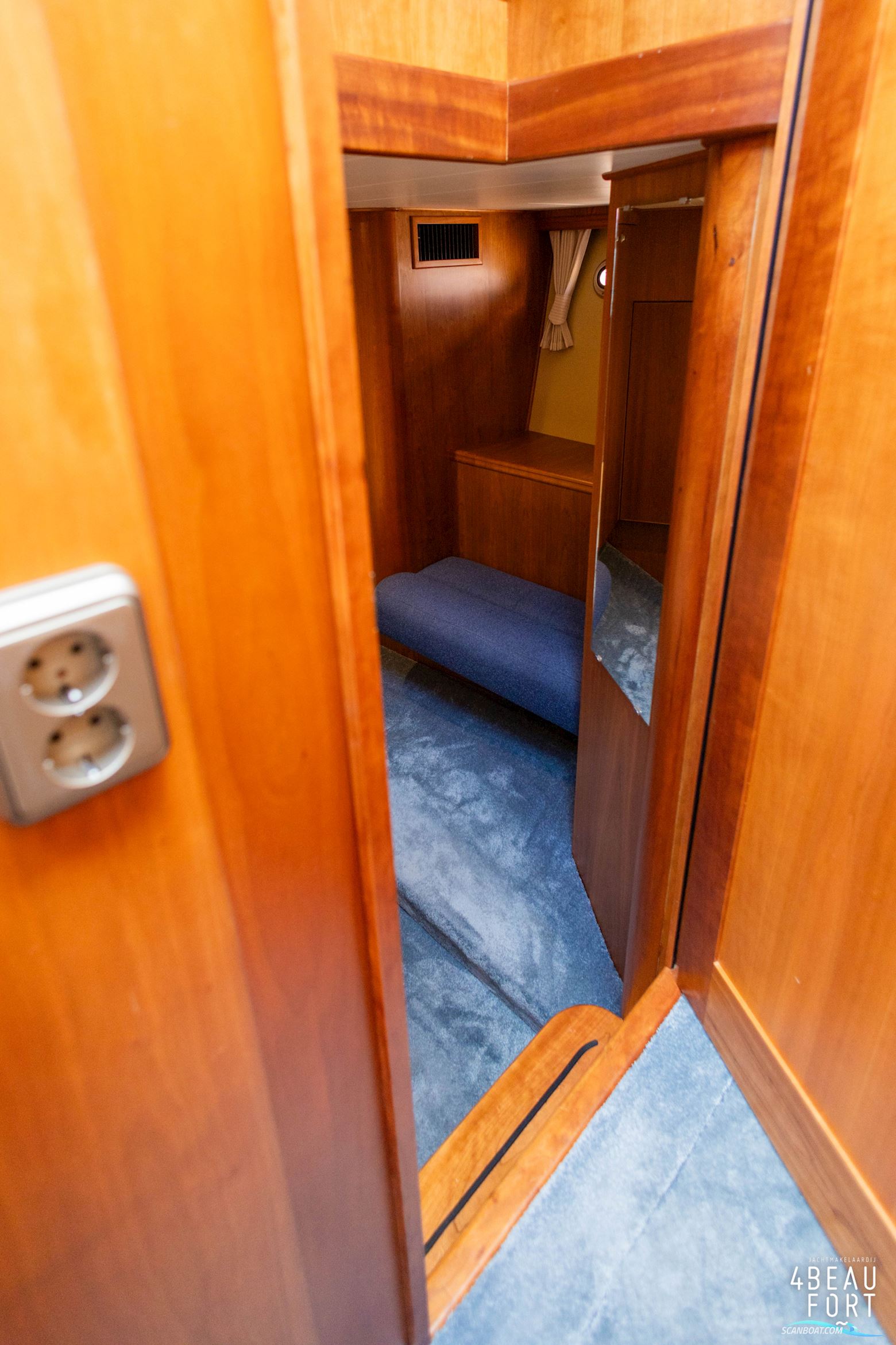 Aquanaut European Voyager 1300 II Admiraal uitvoering