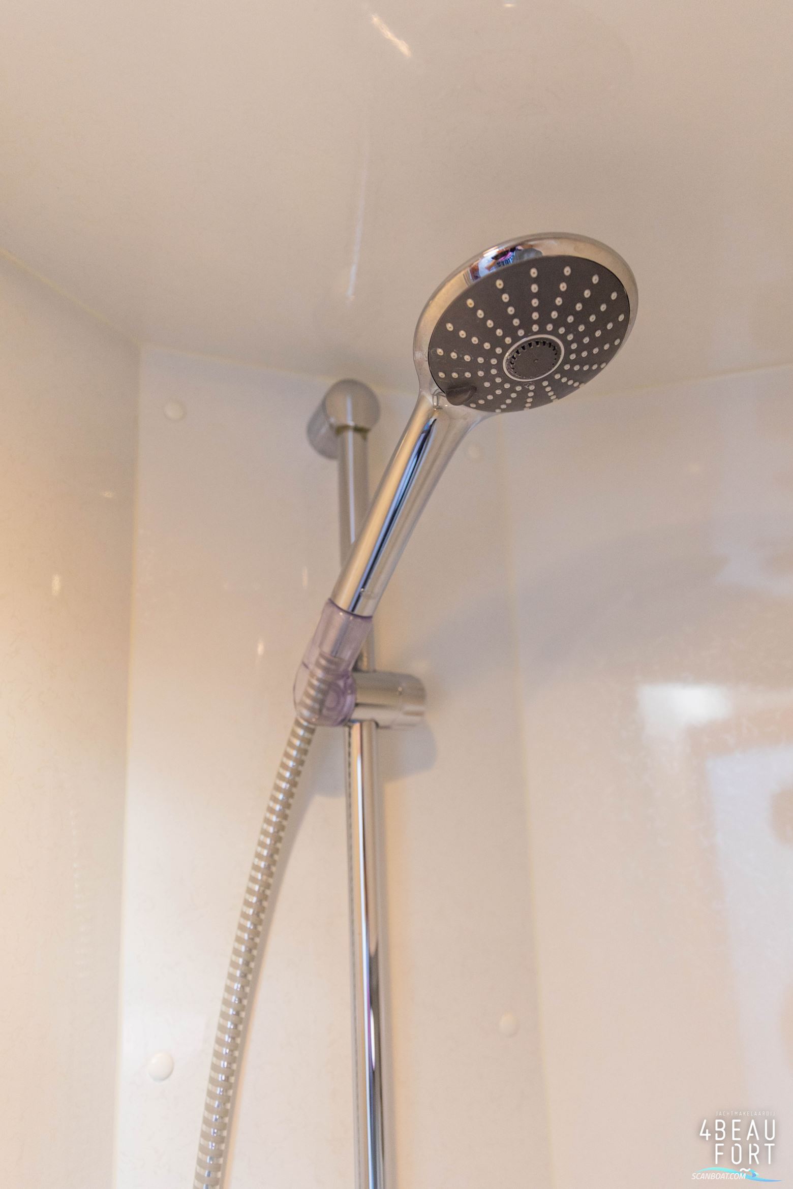 Aquanaut European Voyager 1300 II Admiraal uitvoering Stabilisatoren