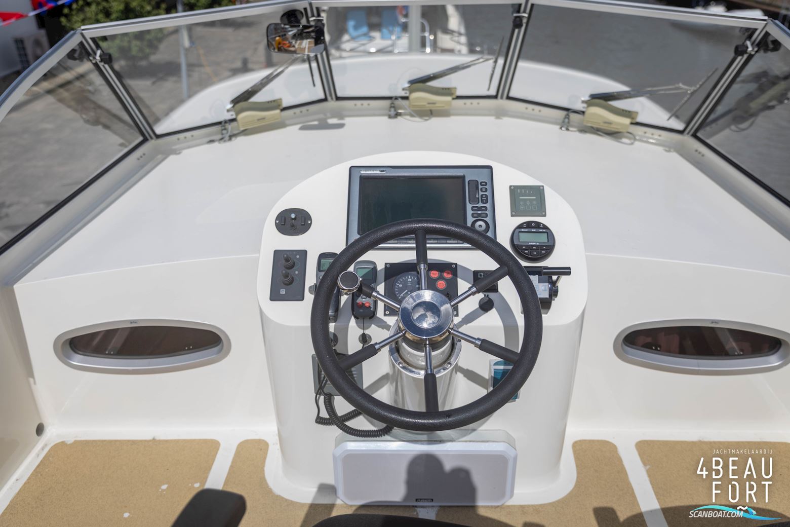 Aquanaut European Voyager 1300 II Admiraal uitvoering Stabilisatoren