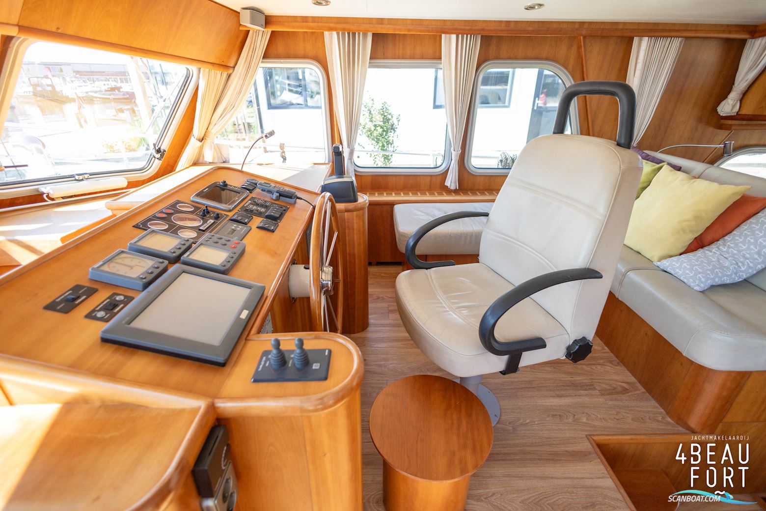 Aquanaut European Voyager 1300