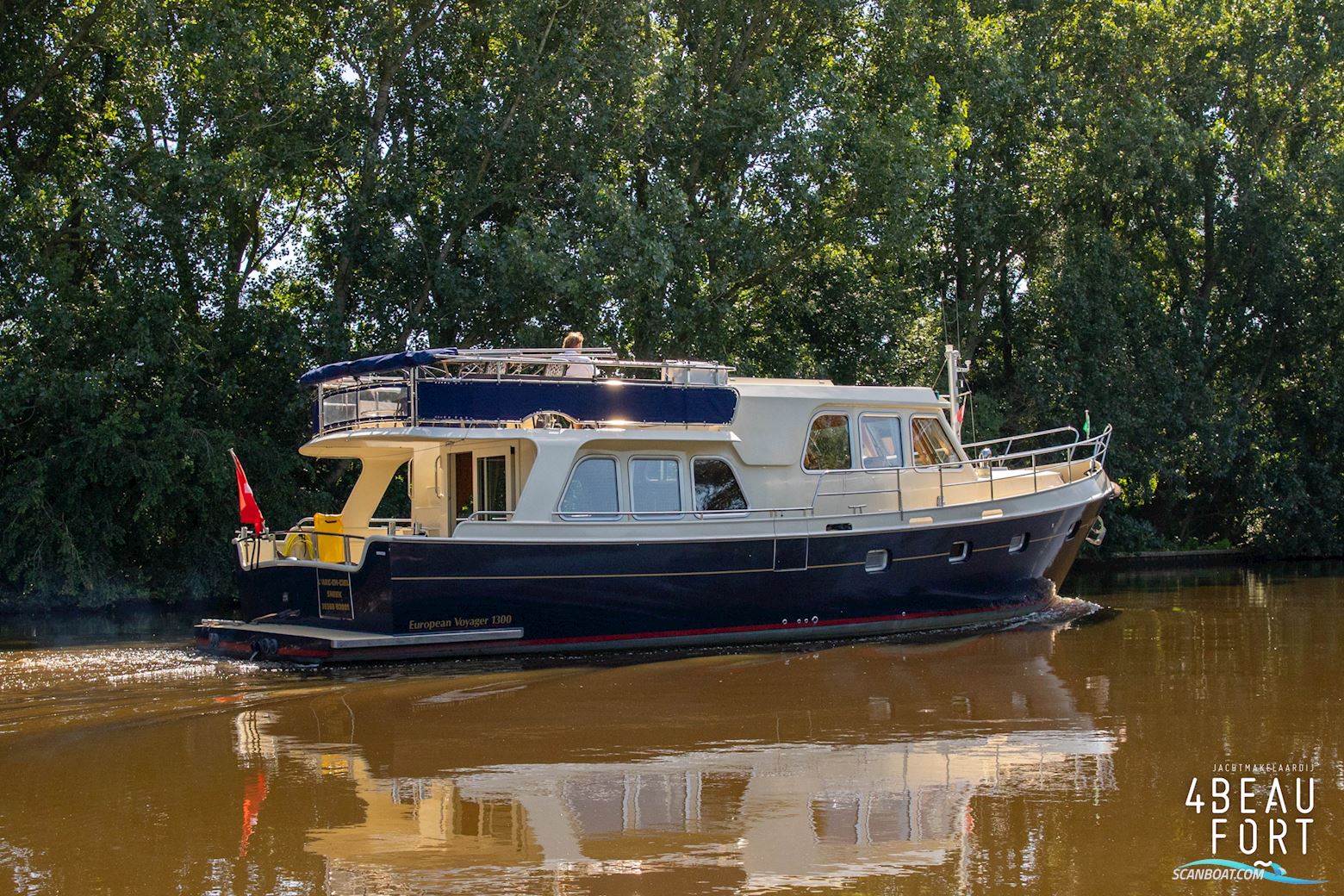 Aquanaut European Voyager 1300