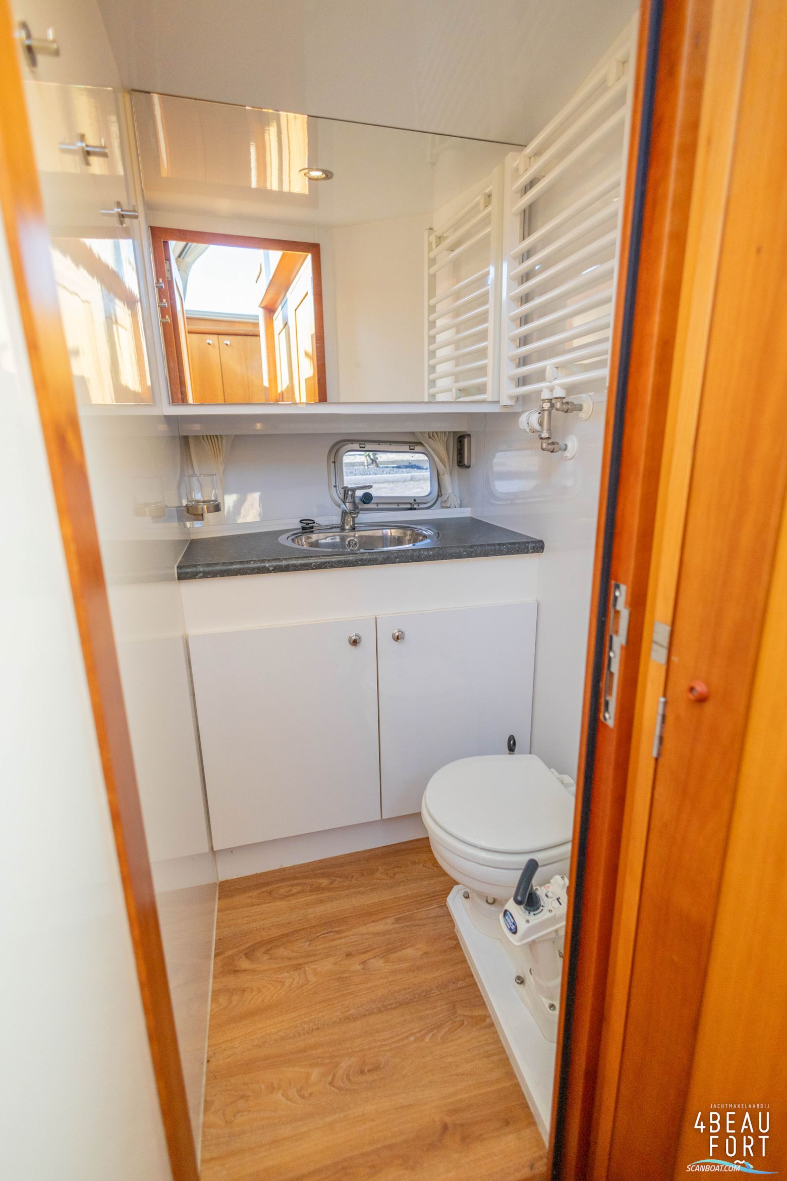 Aquanaut European Voyager 1300