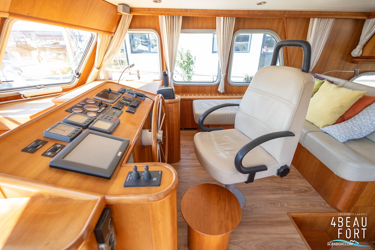 Aquanaut European Voyager 1300