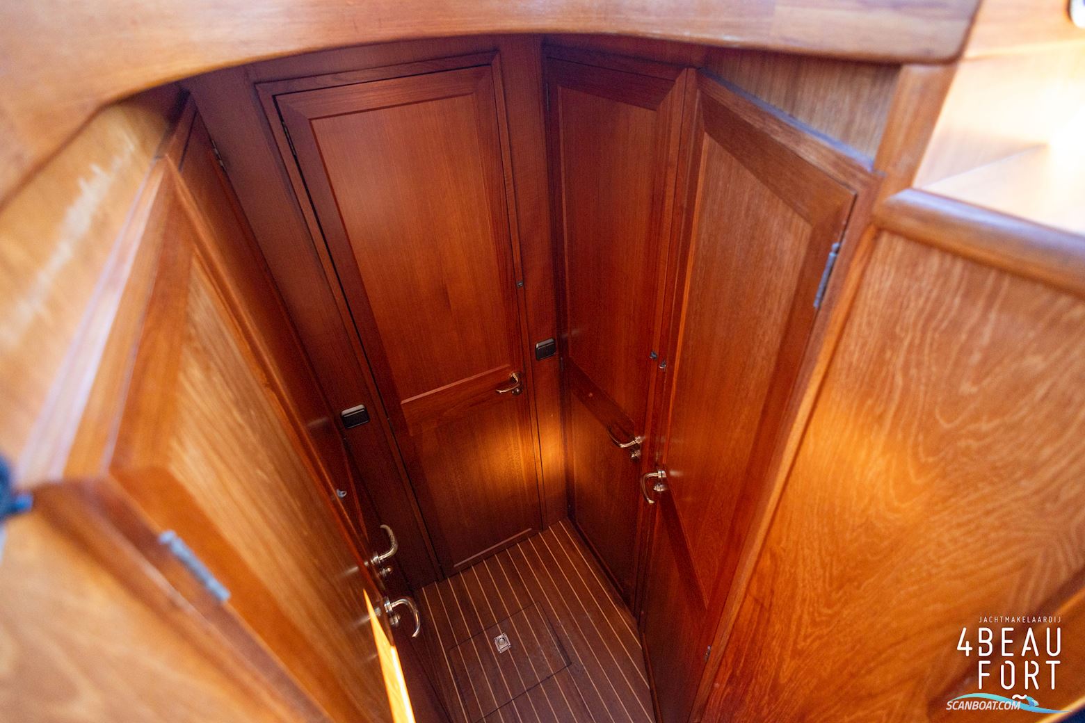 Aquanaut European Voyager 1300