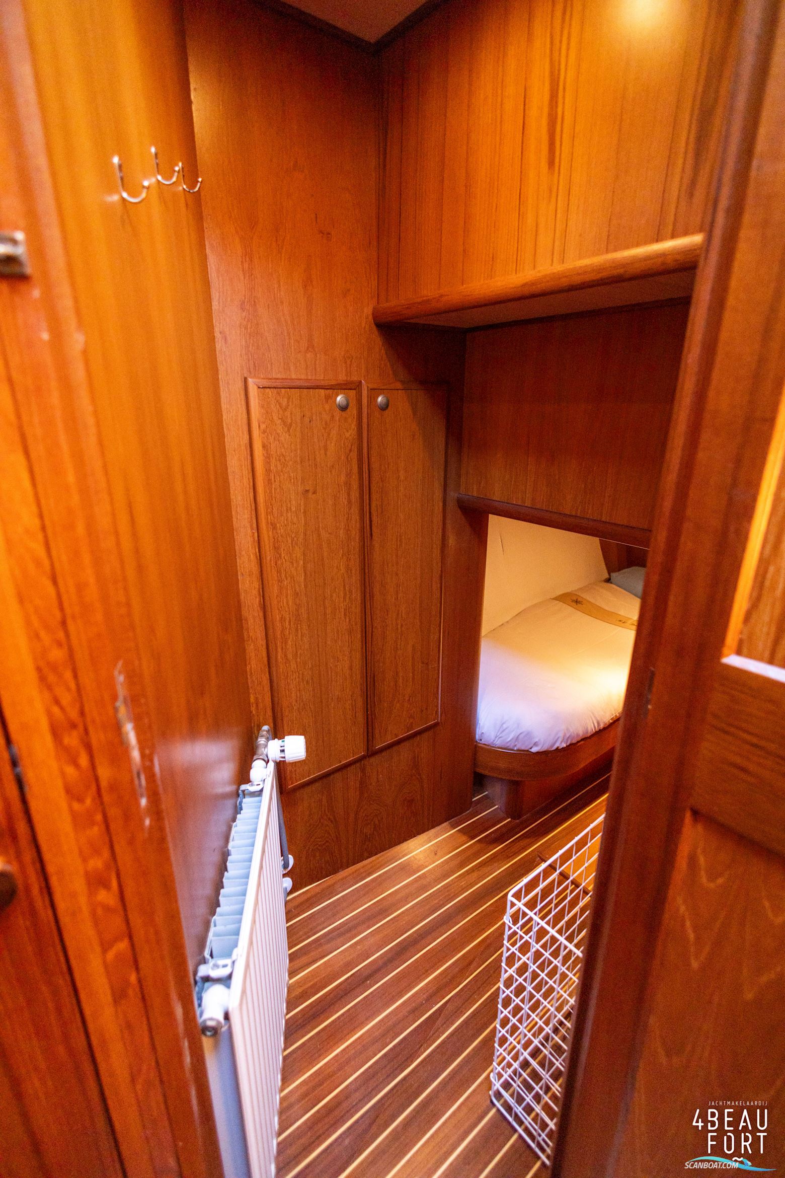 Aquanaut European Voyager 1300