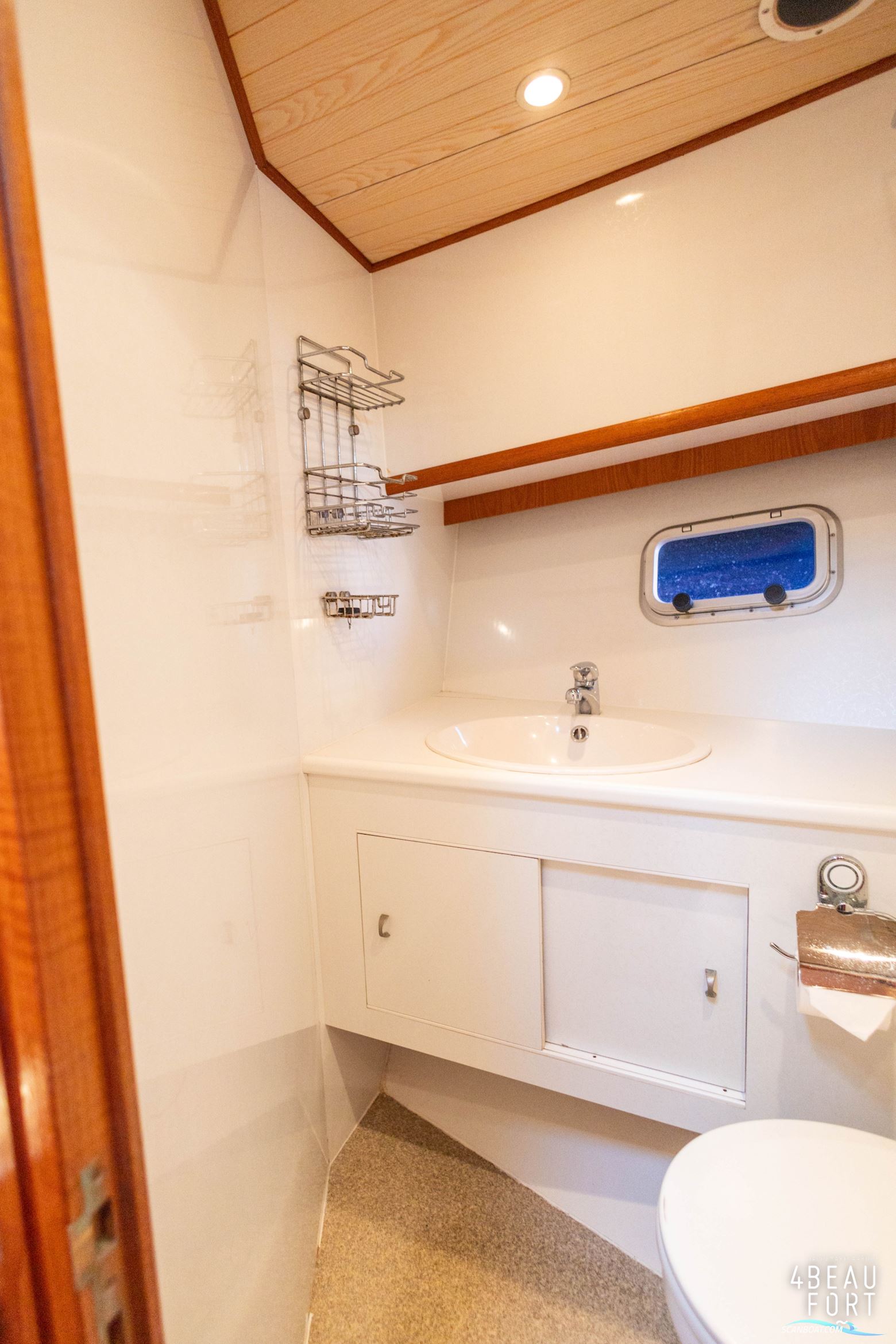 Aquanaut European Voyager 1300