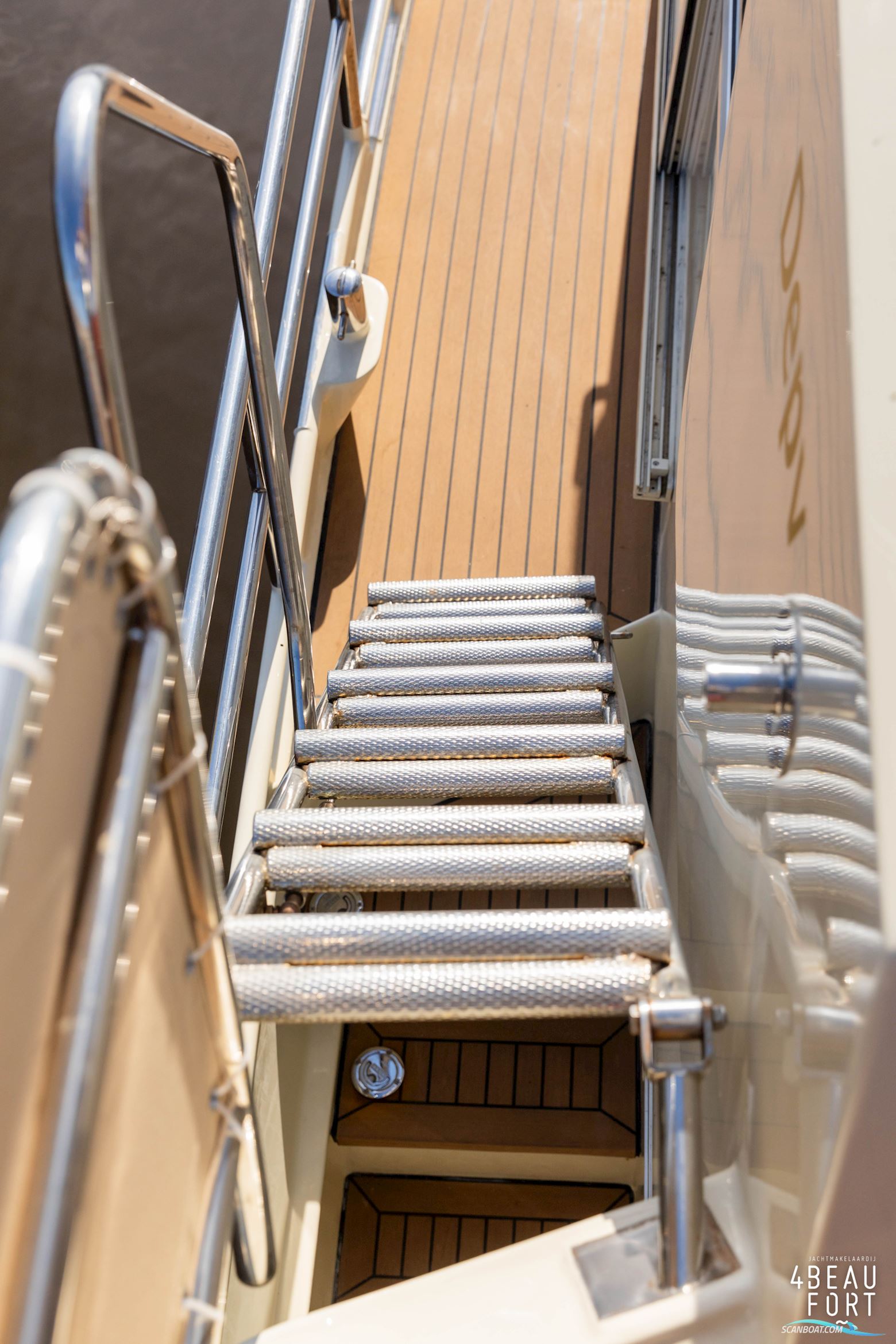 Aquanaut European Voyager 1300