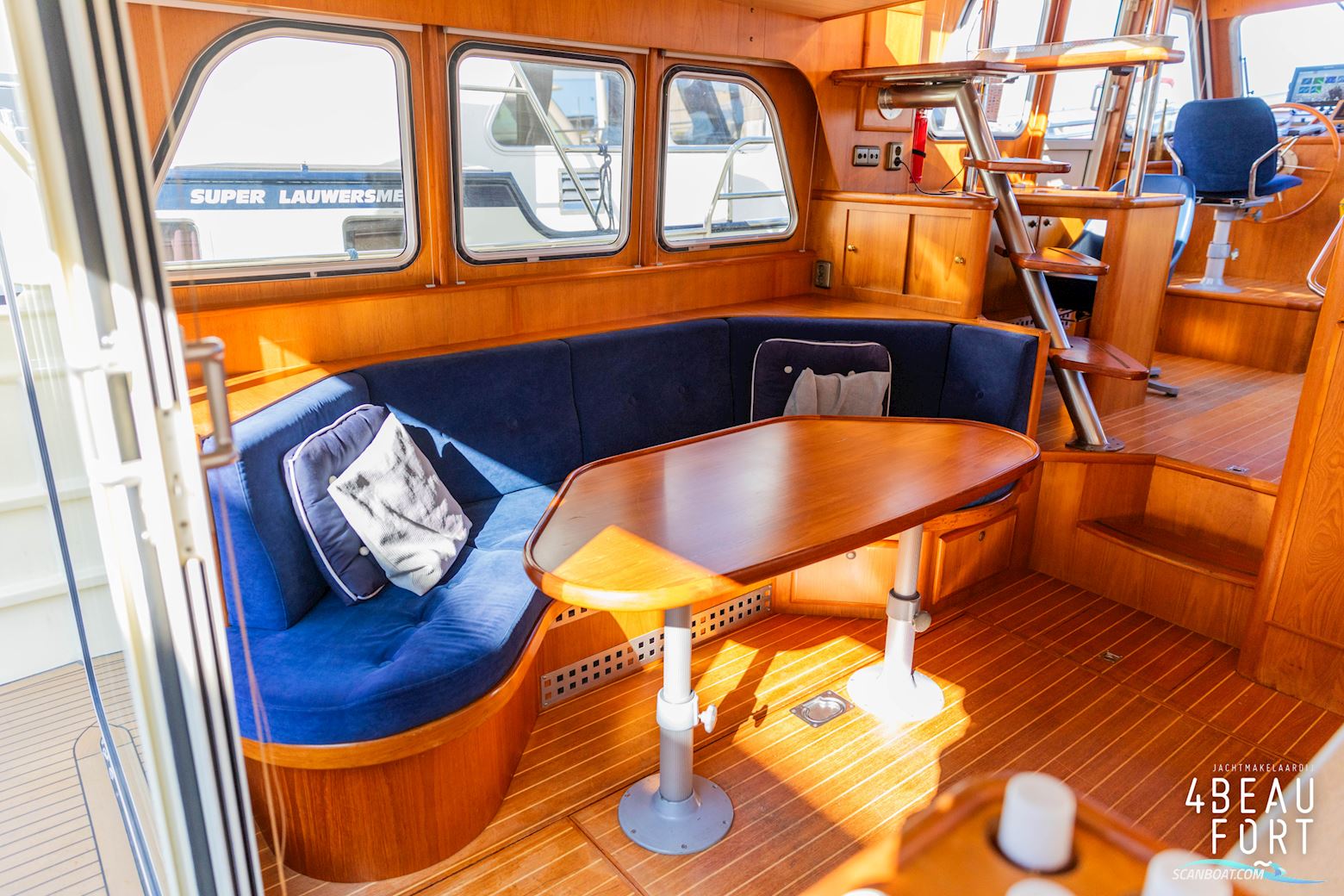 Aquanaut European Voyager 1300