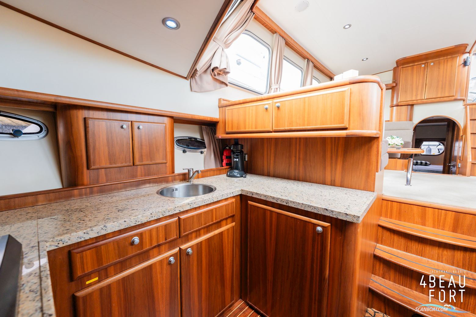 Aquanaut Privilege 1350