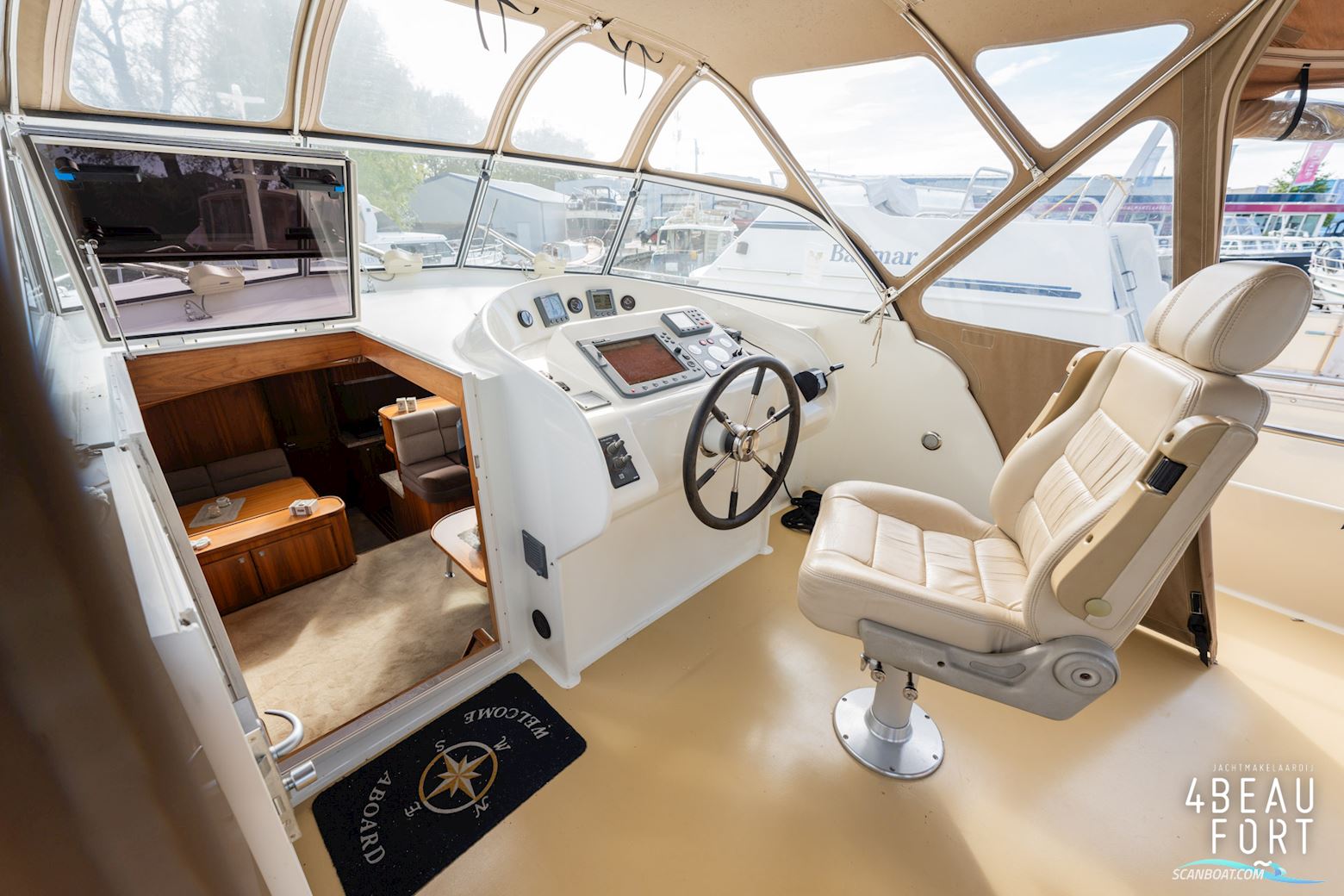 Aquanaut Privilege 1350