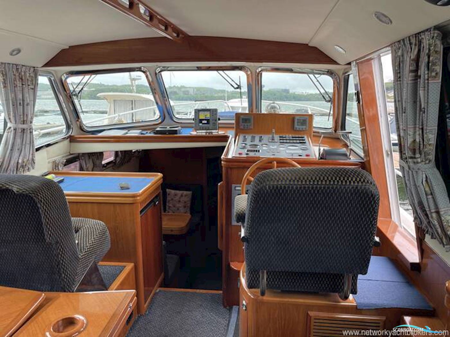 Aquastar 38 Aft Cabin