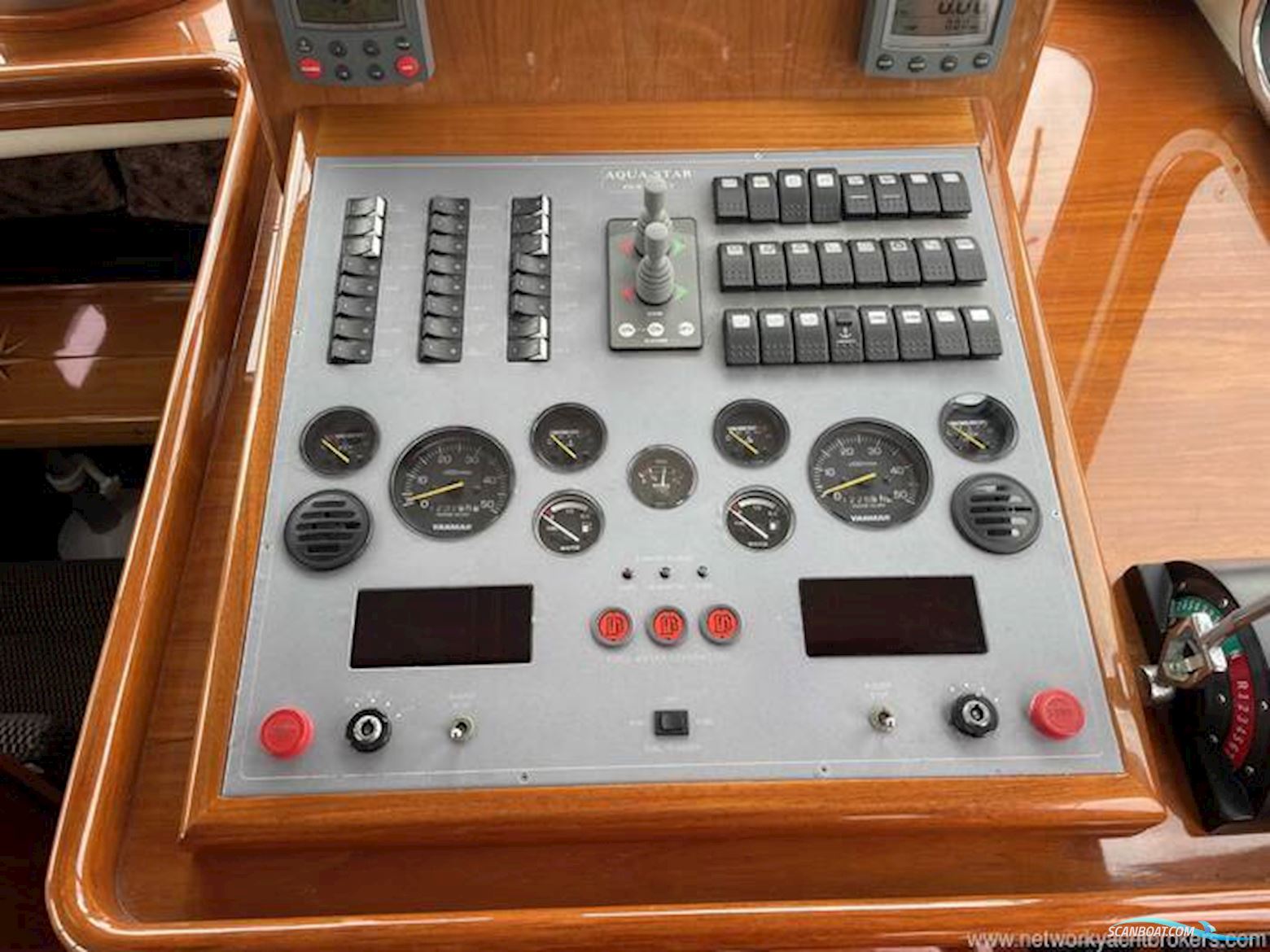 Aquastar 38 Aft Cabin