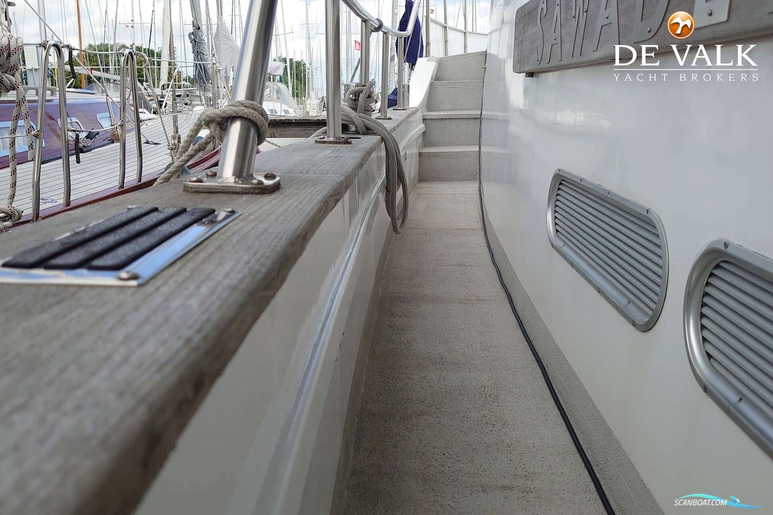 Aquastar 43 Fisherman