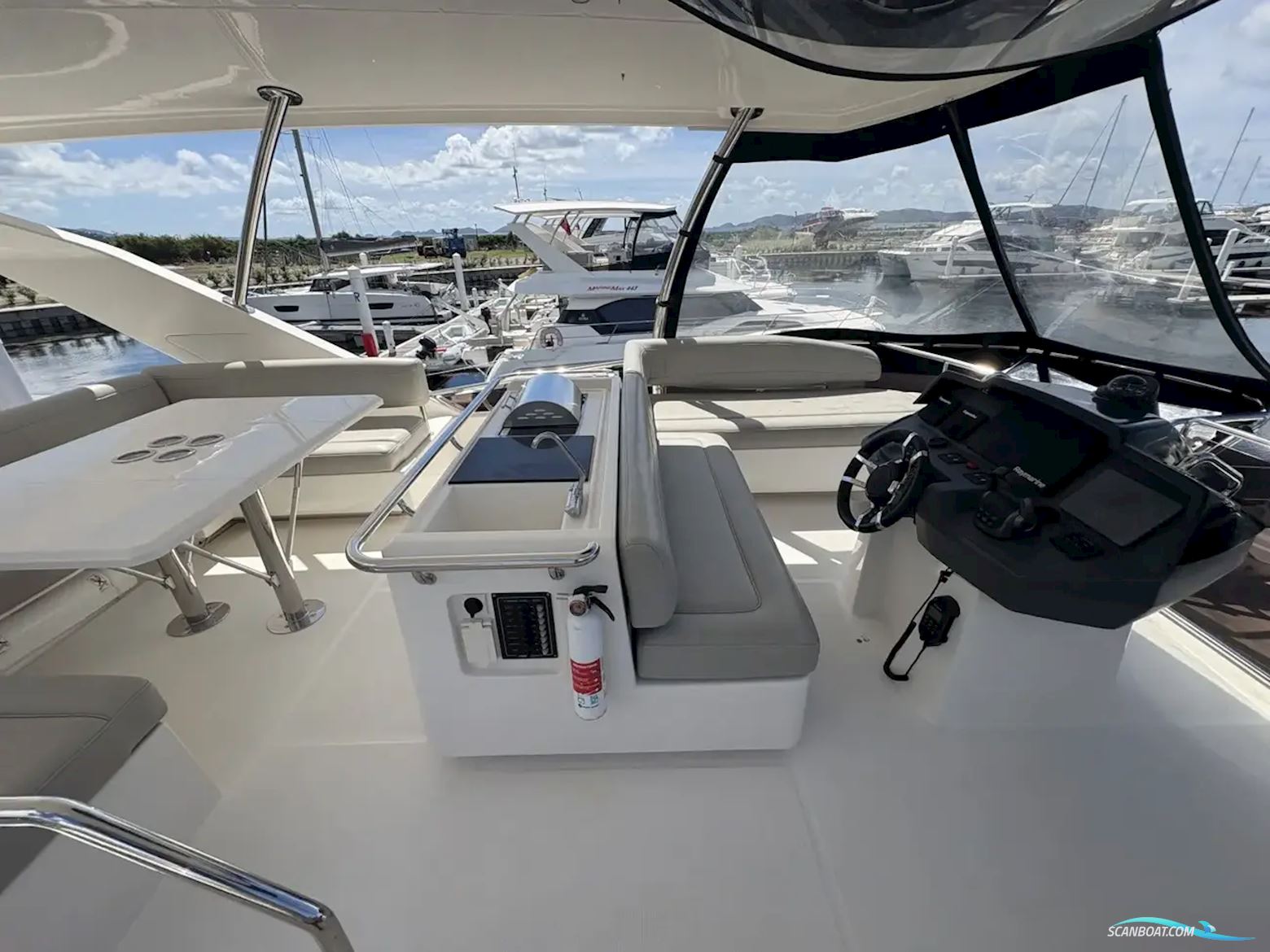 Aquila 44 Yacht