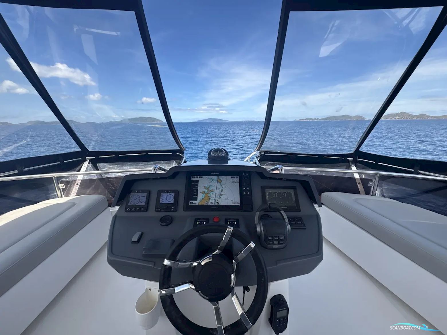 Aquila 44 Yacht