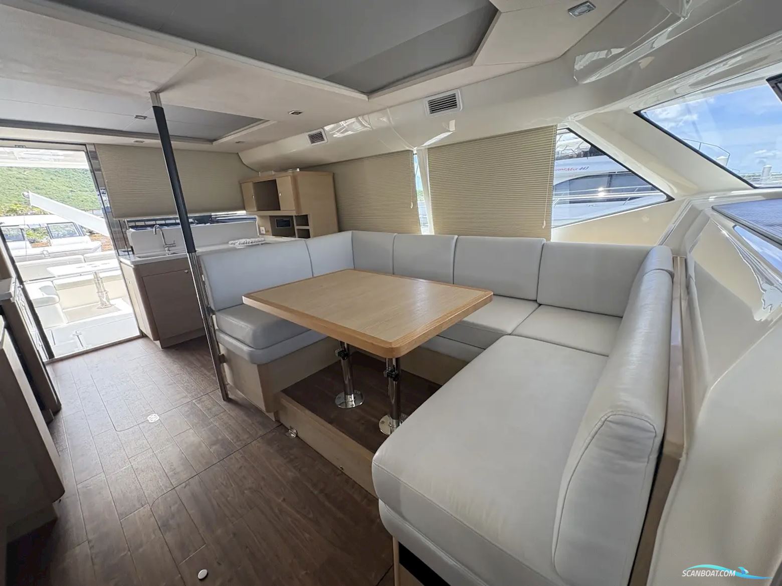Aquila 44 Yacht