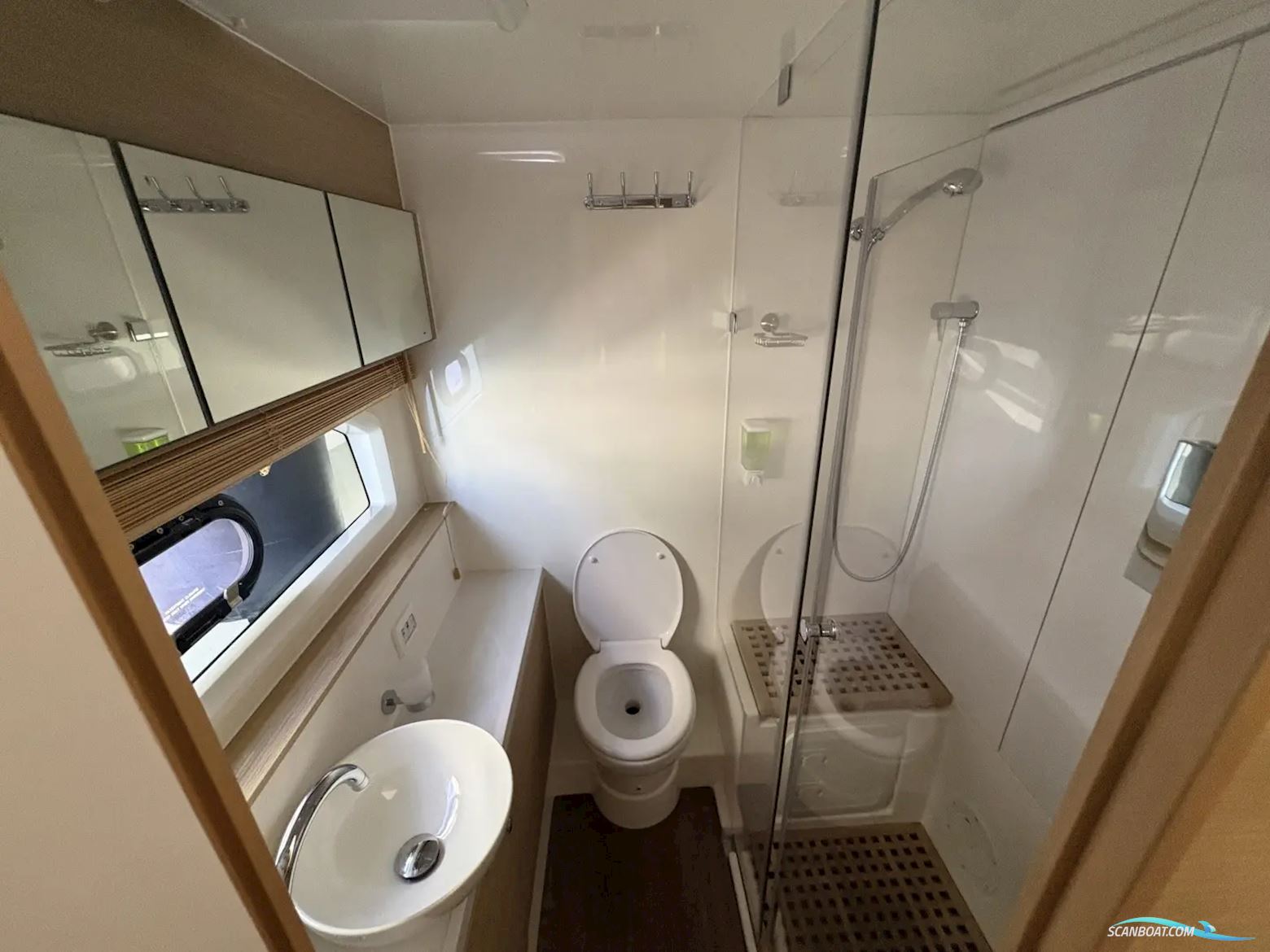 Aquila 44 Yacht