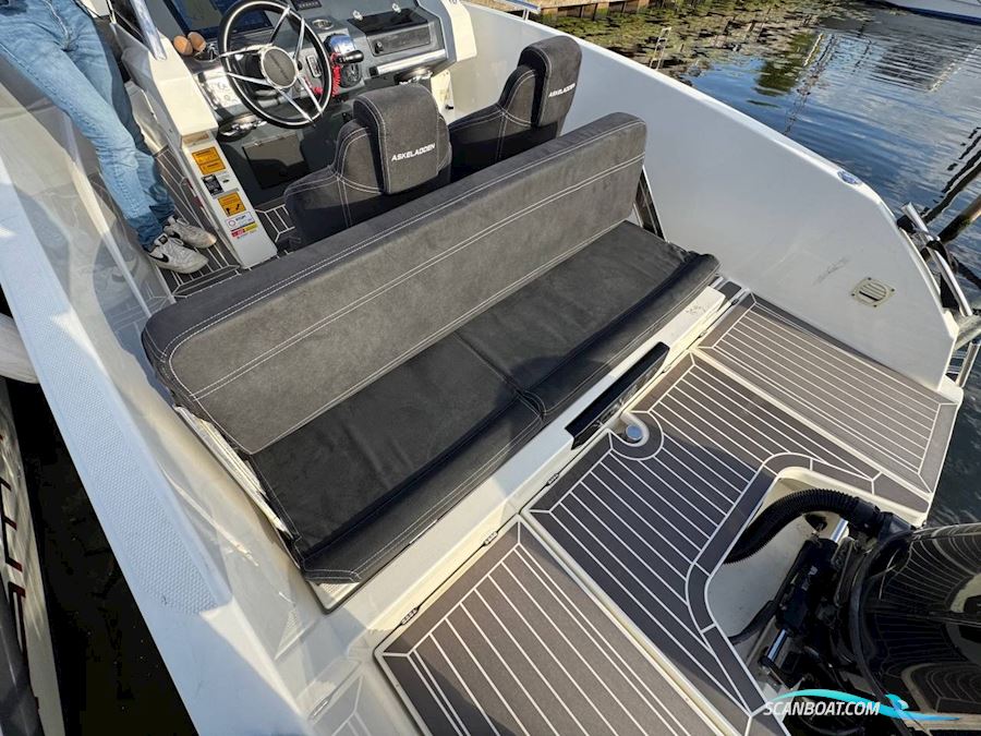 Askeladden C61 Center Console