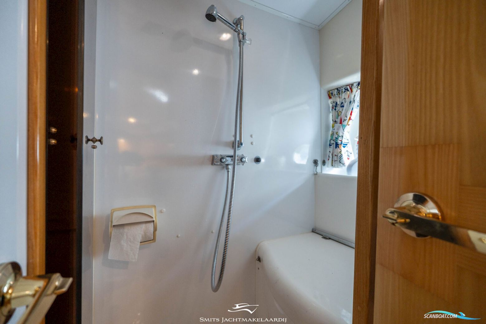 Astor 37 Flybridge