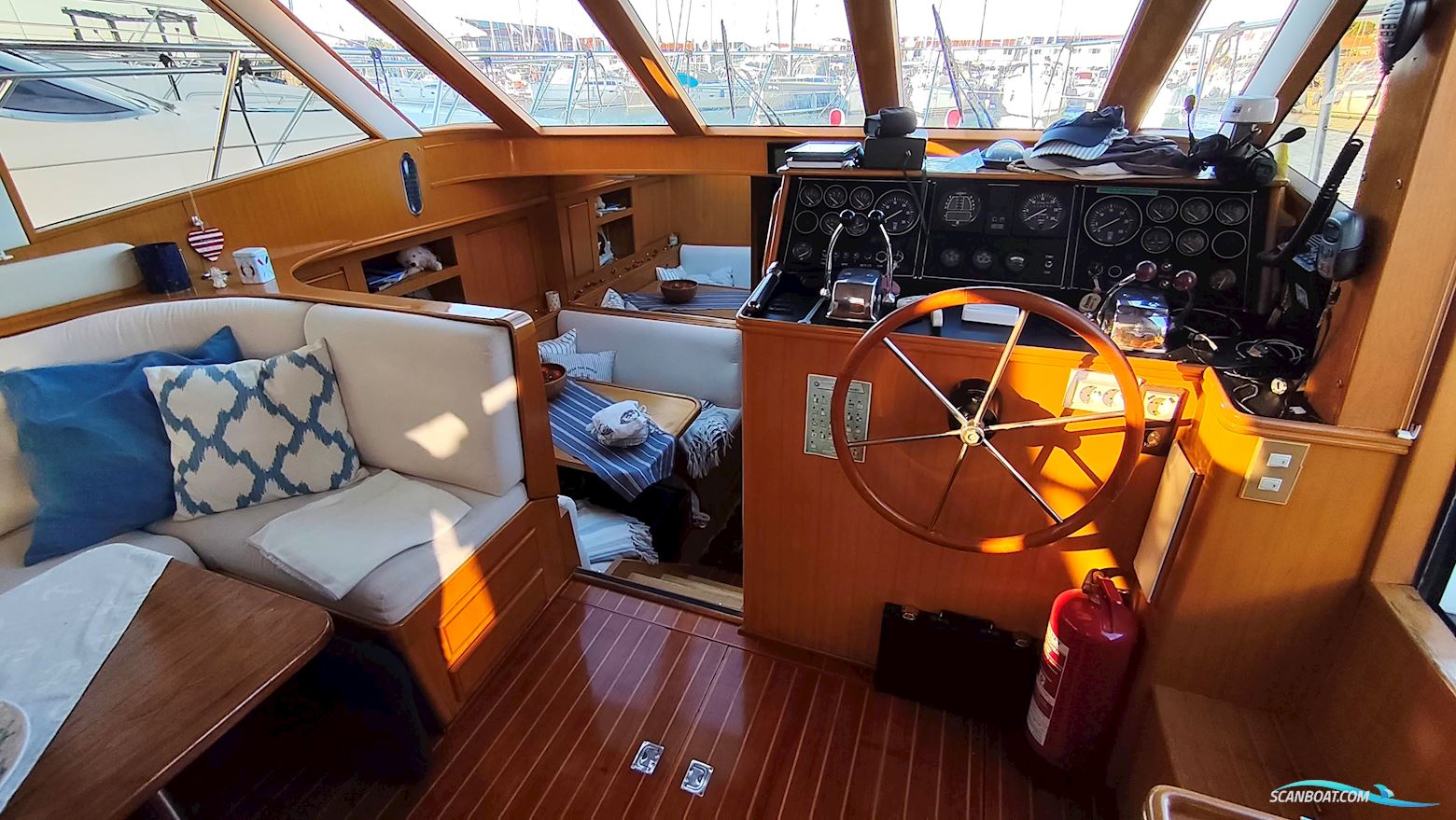 Astor 44