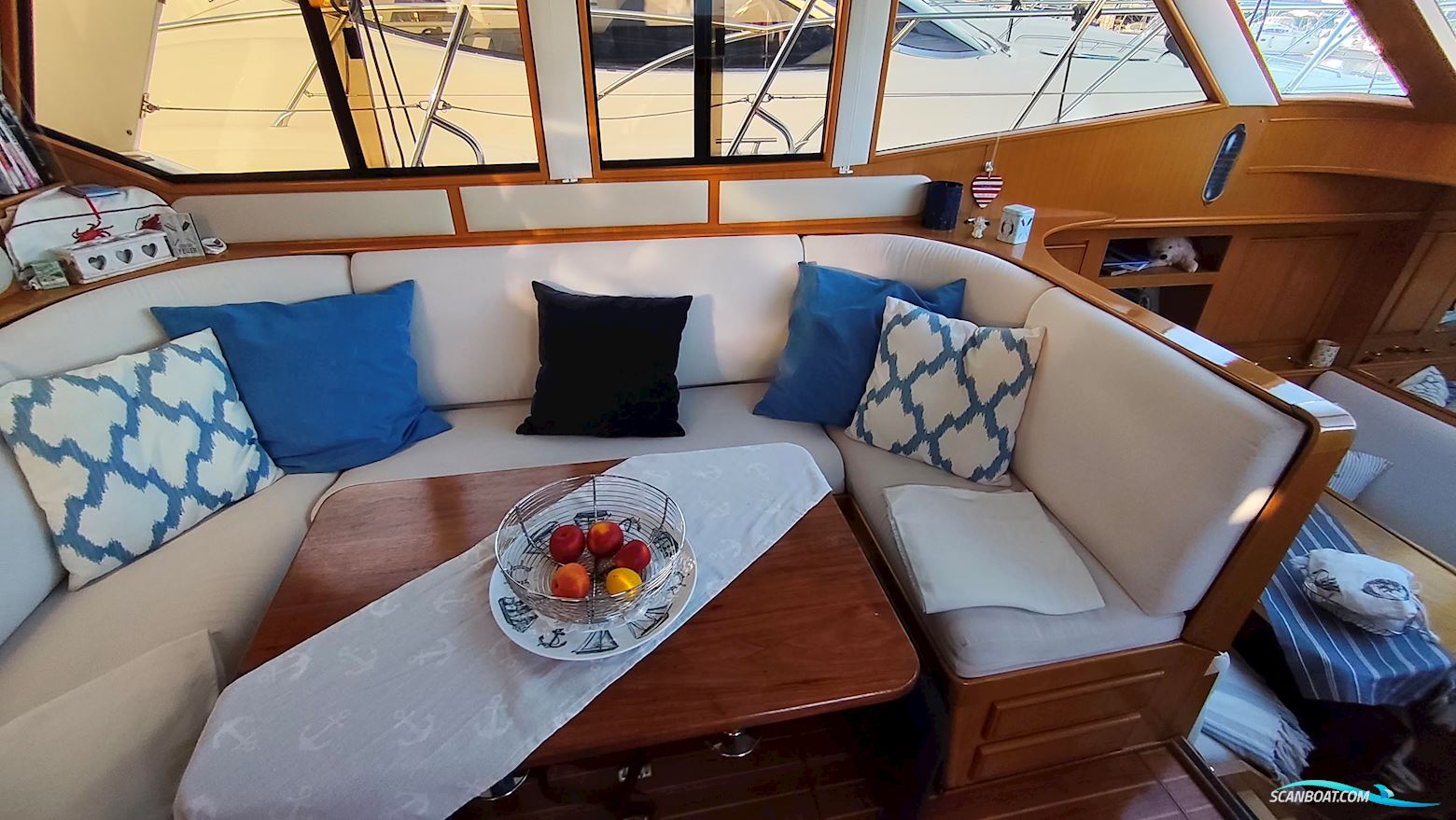 Astor 44