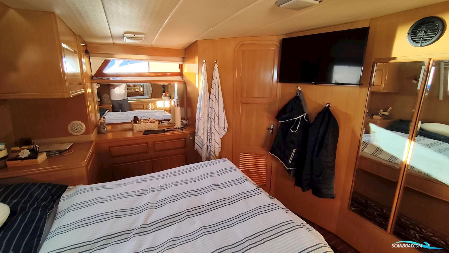 Astor 44