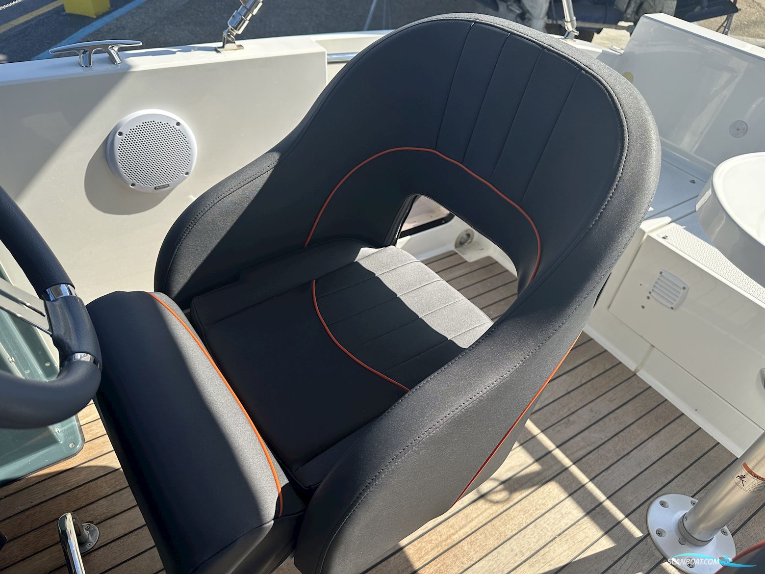 Atlantic Marine Sun Cruiser 630