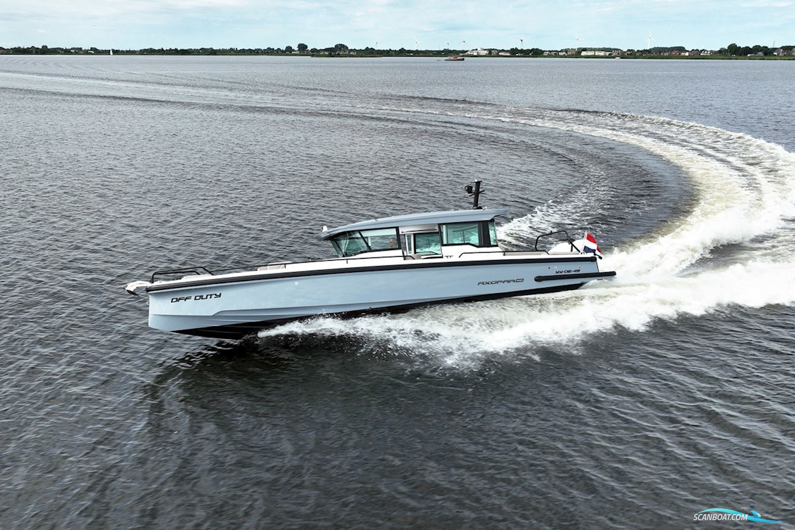 Axopar  37 XC Cross Cabin Mediterrana Edition