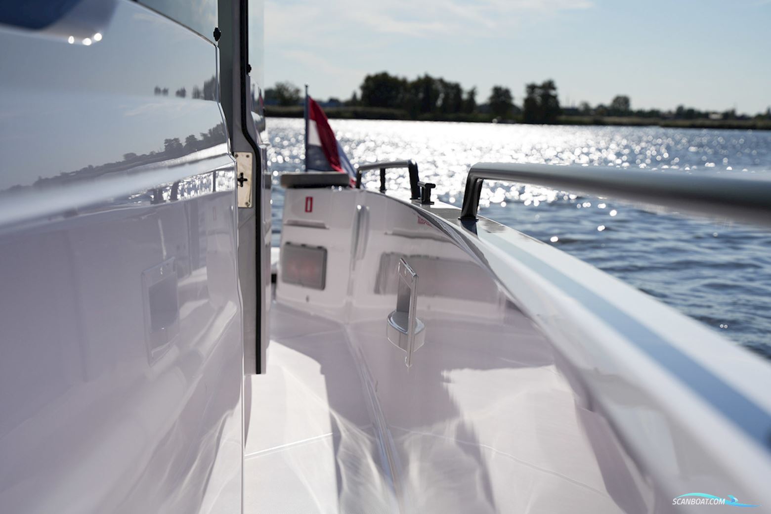 Axopar  37 XC Cross Cabin Mediterrana Edition