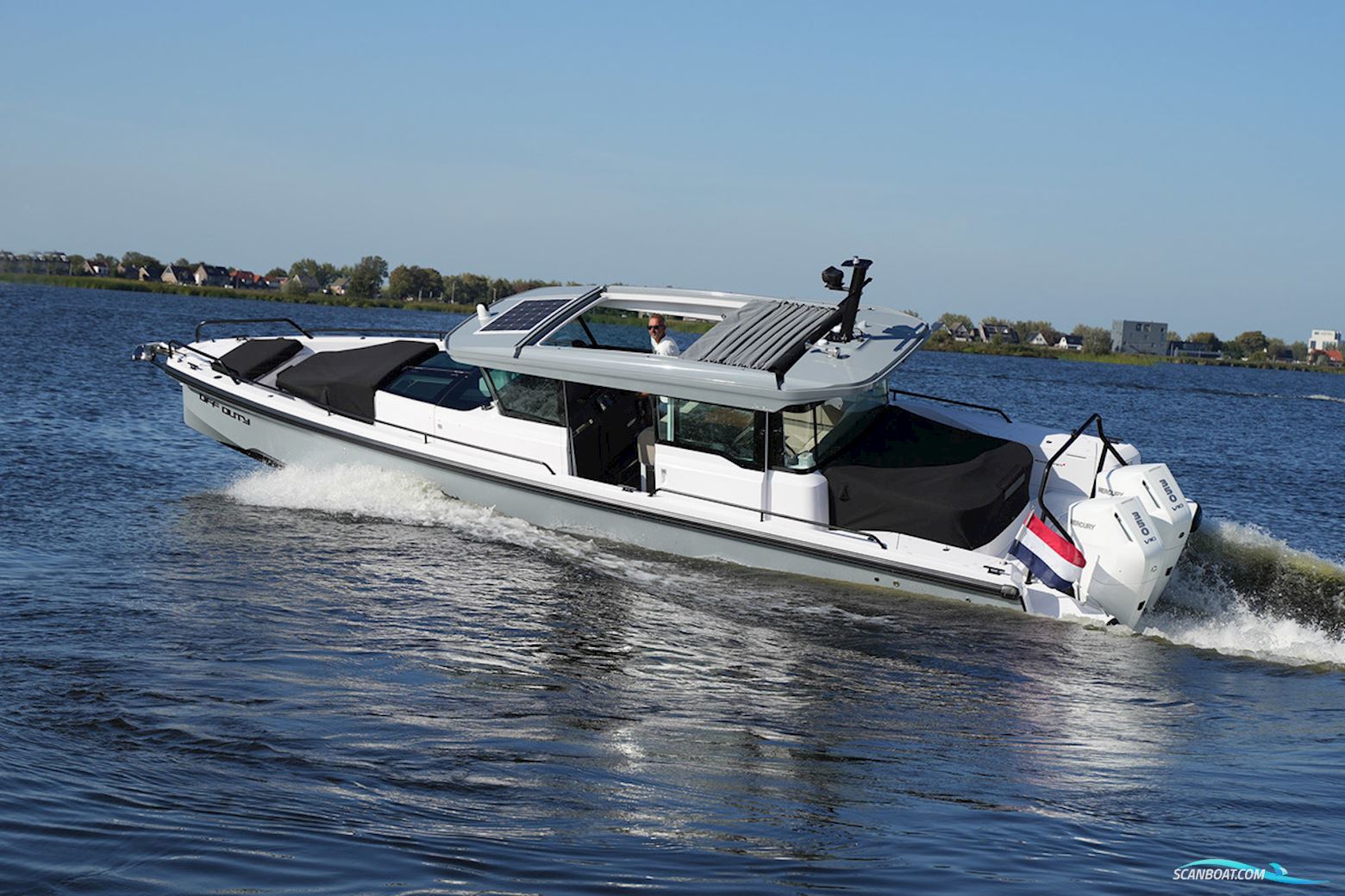 Axopar  37 XC Cross Cabin Mediterrana Edition