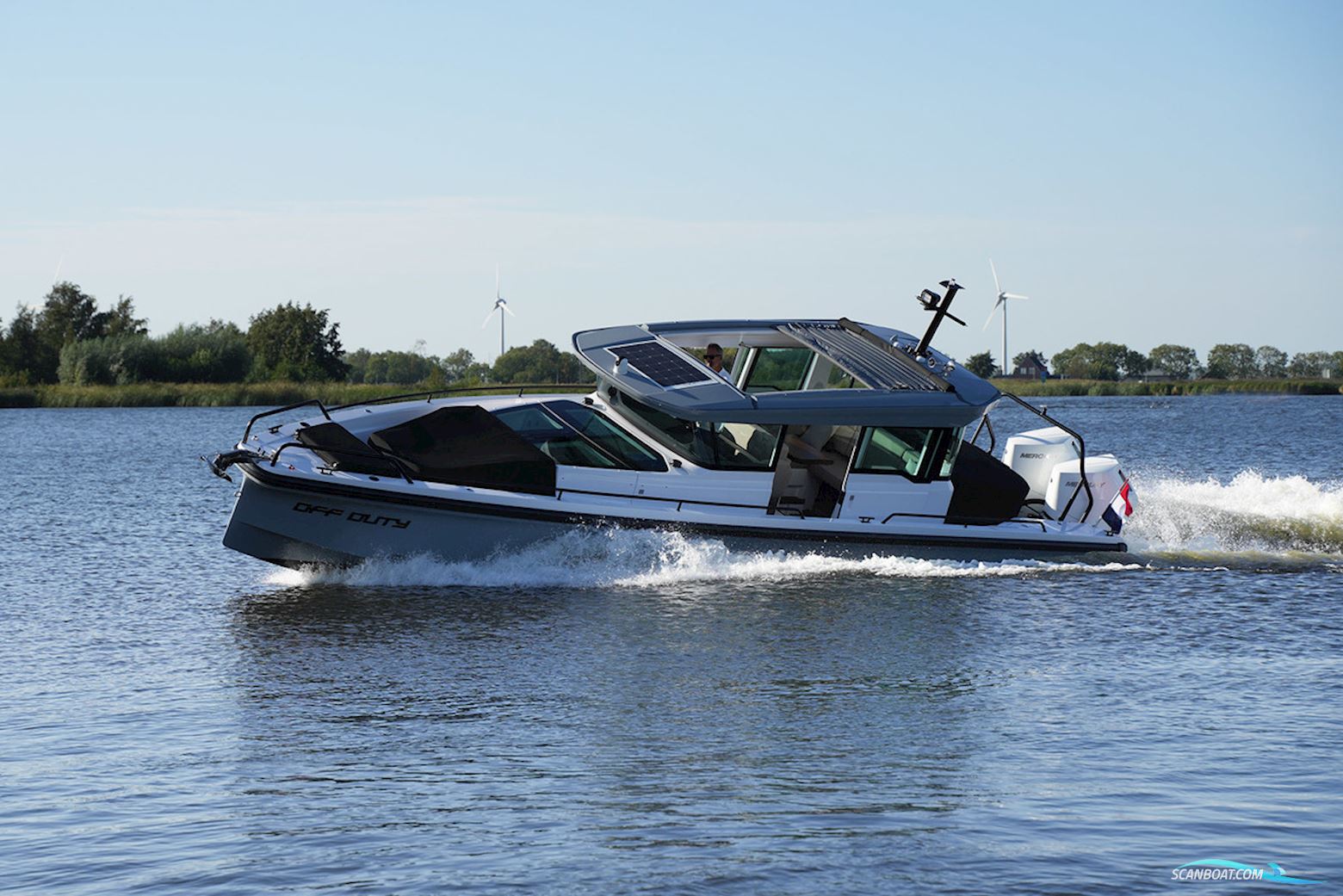 Axopar  37 XC Cross Cabin Mediterrana Edition