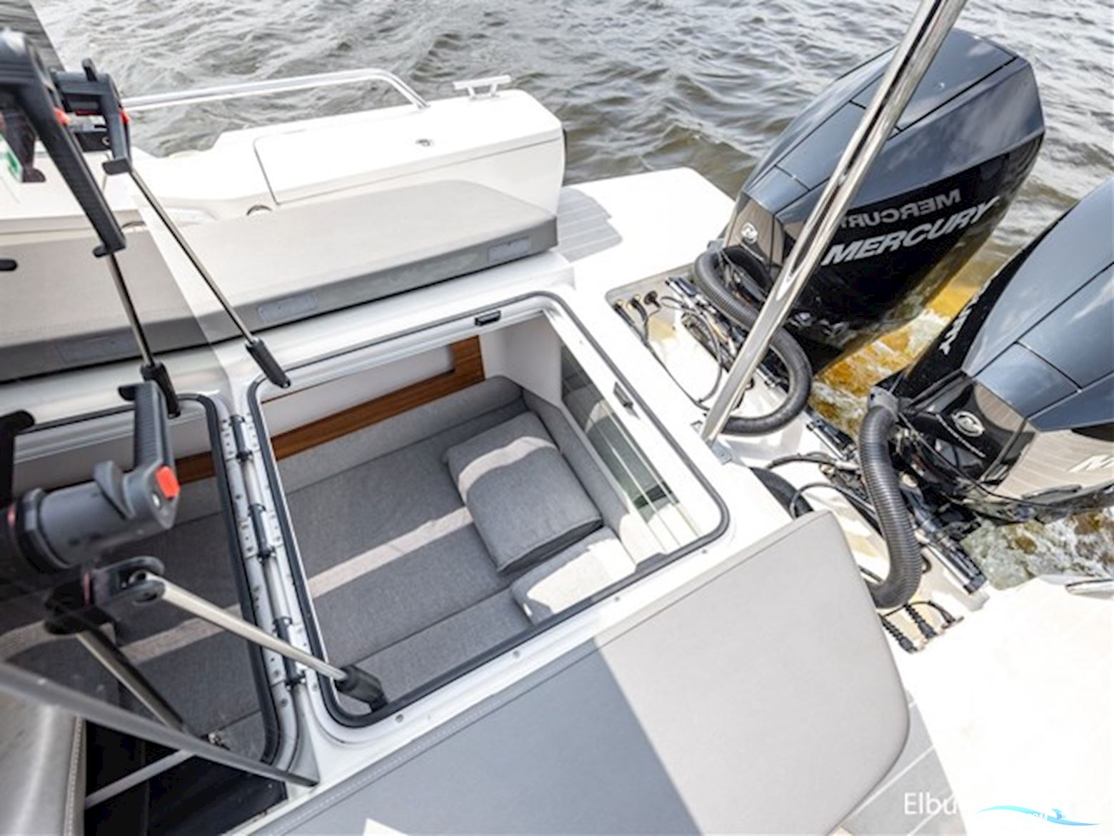 Axopar 28 - Open