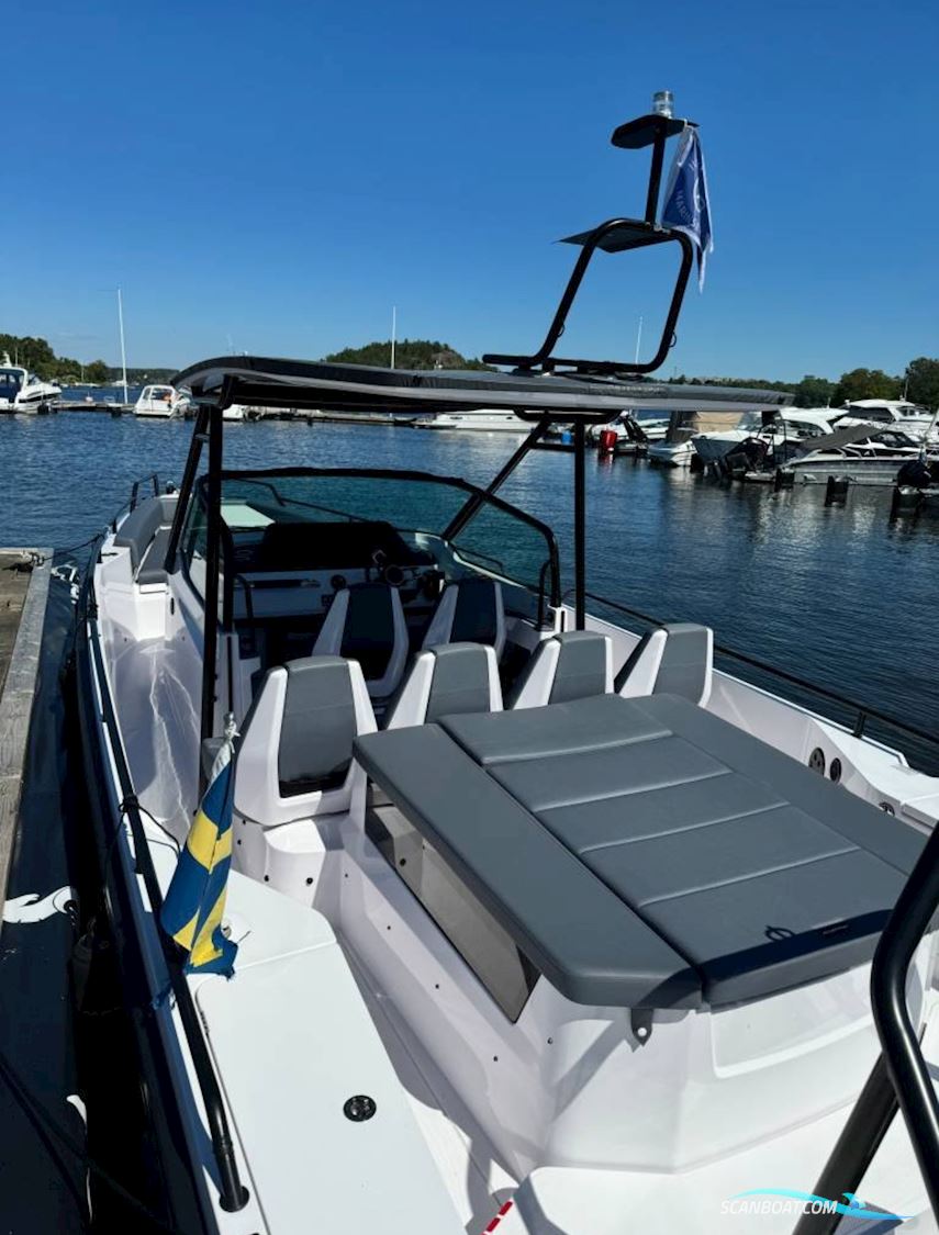 Axopar 28 Brabus T-Top