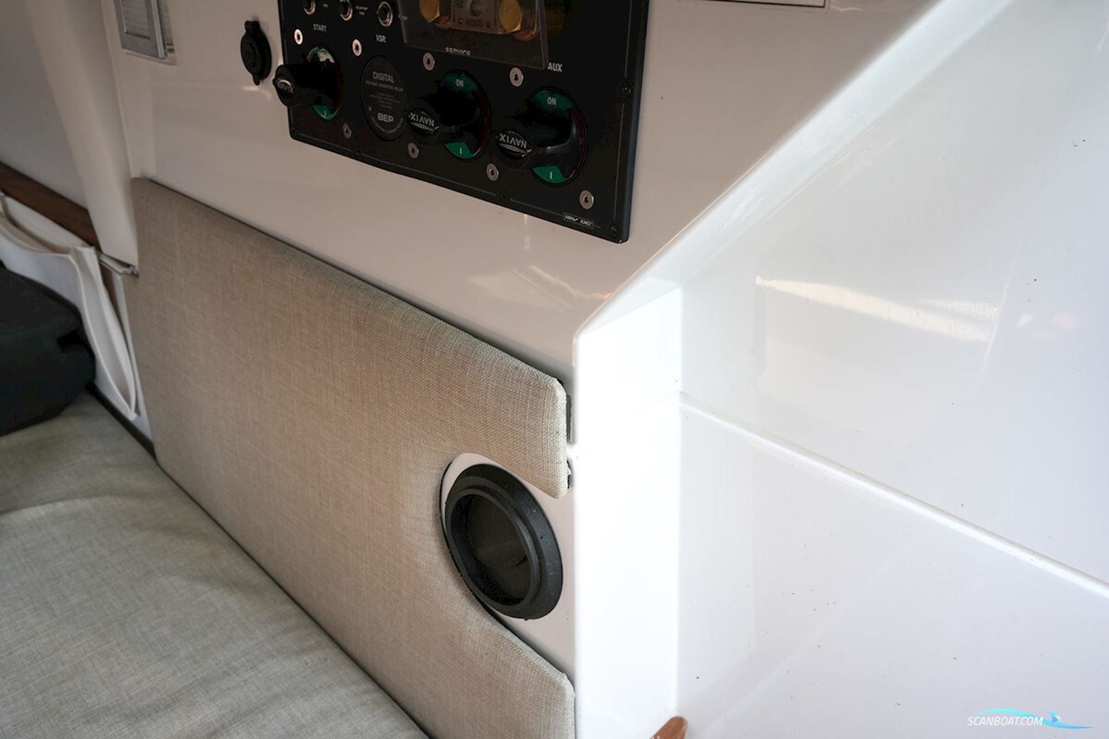 Axopar 28 Cabin - AC