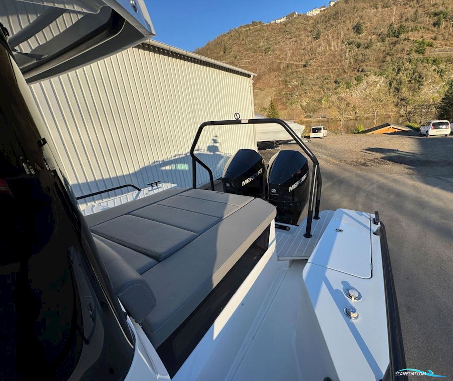 Axopar 28 Cabin - Reserviert