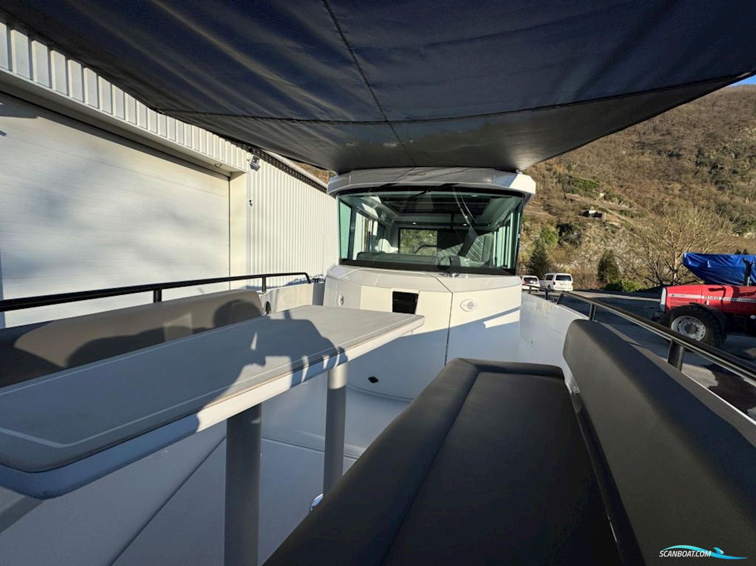 Axopar 28 Cabin - Reserviert