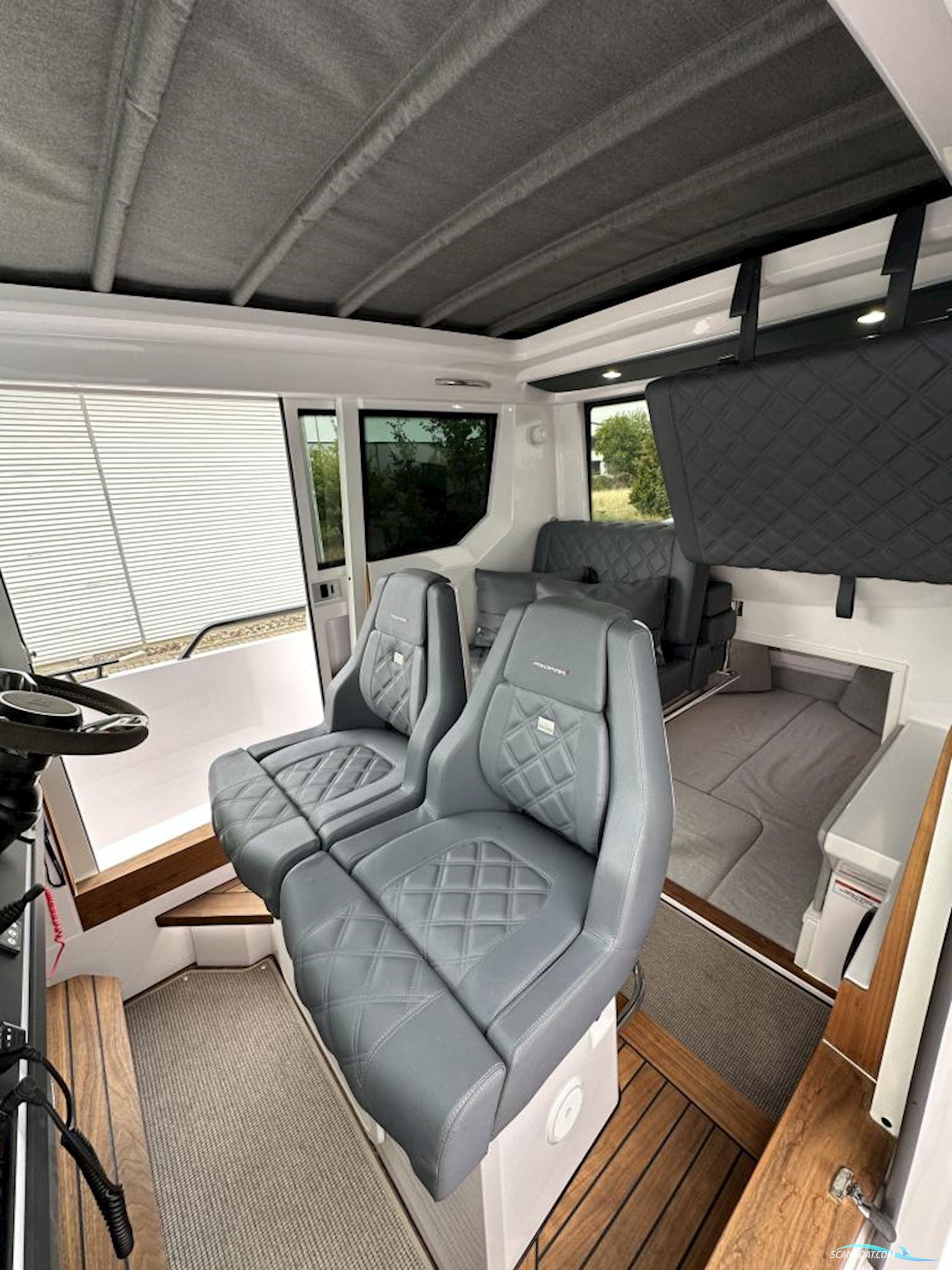 Axopar 28 Cabin - Reserviert