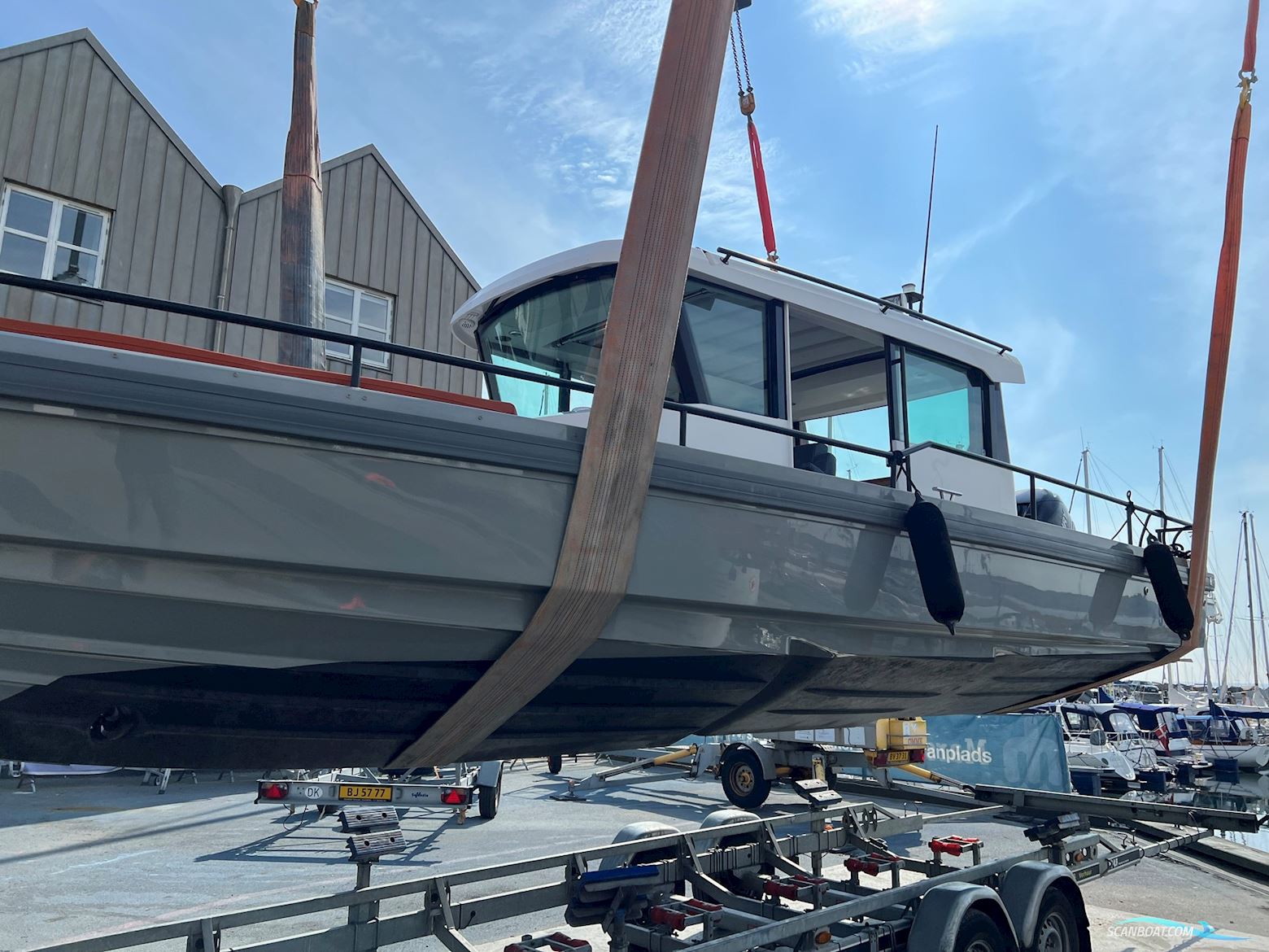 Axopar 28 Cabin R-Version