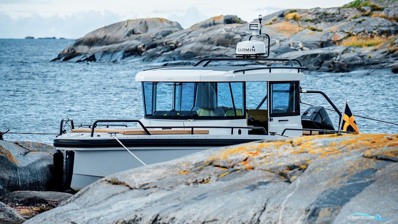 AXOPAR 28 Cabin