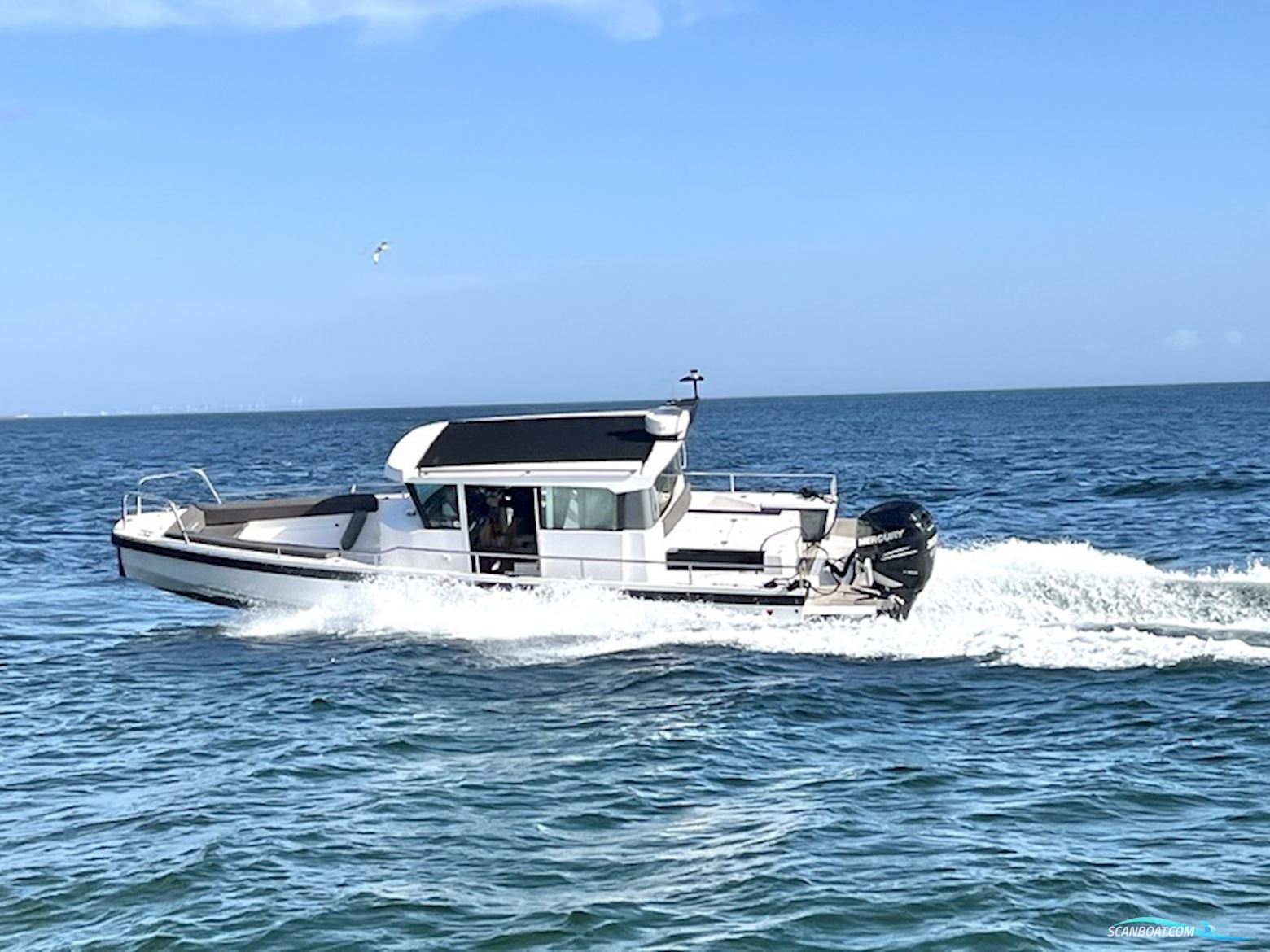 Axopar 28 Cabin