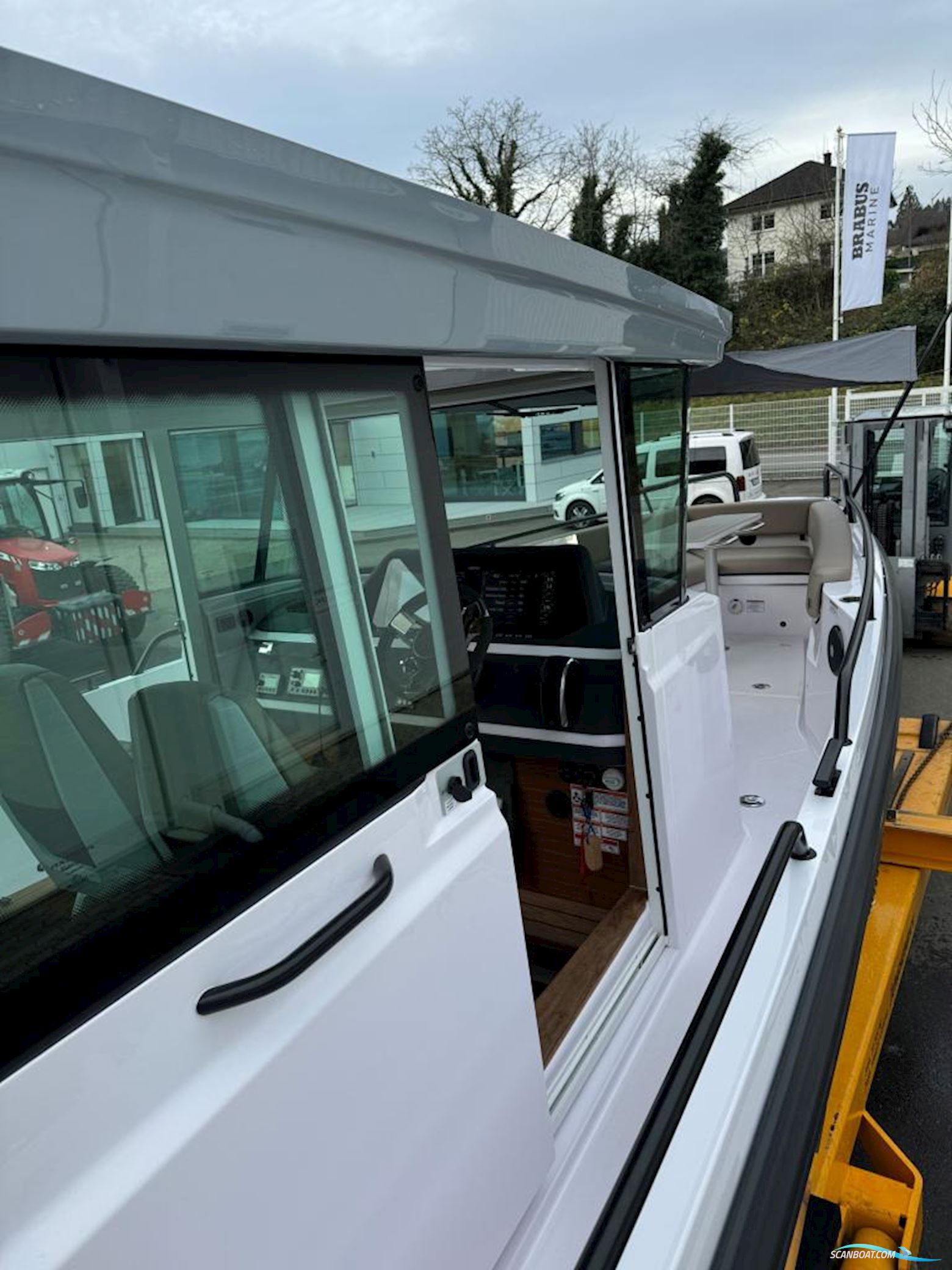 Axopar 28 Cabin