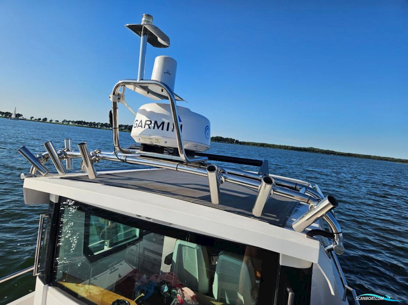 AXOPAR 28 Cabin