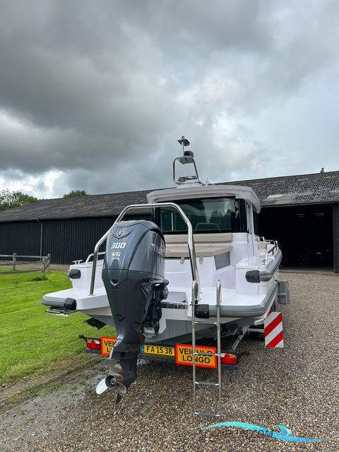 Axopar 28 Cross Cabin