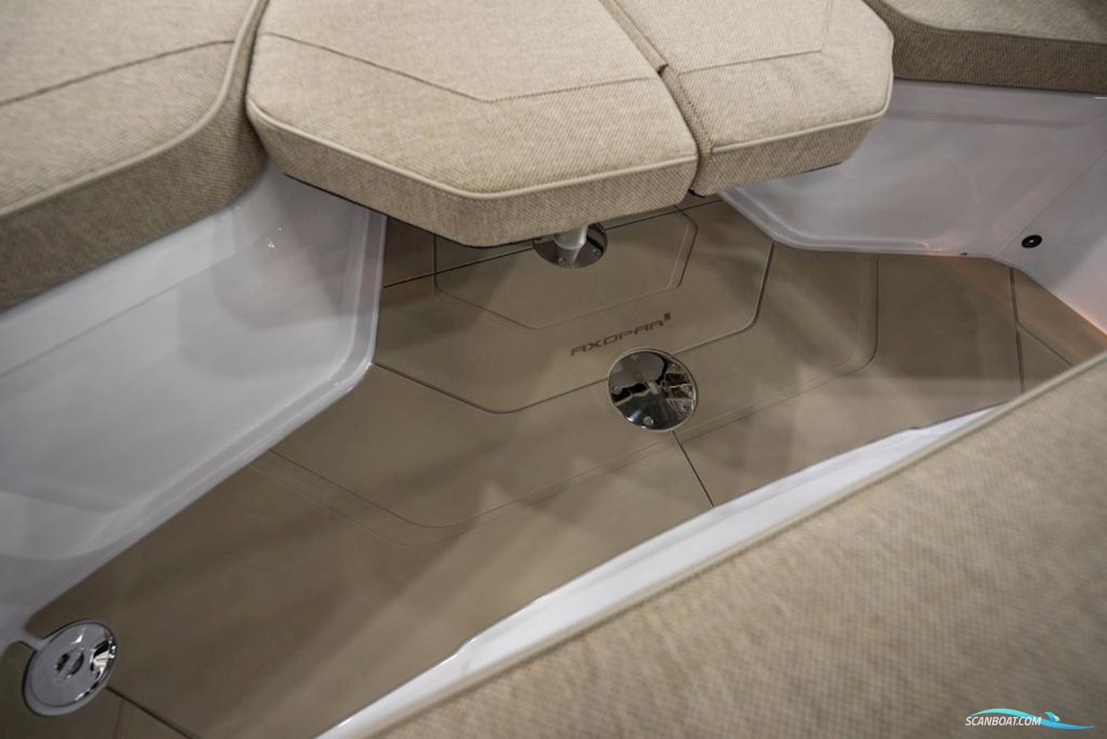 AXOPAR 29 Cross Cabin