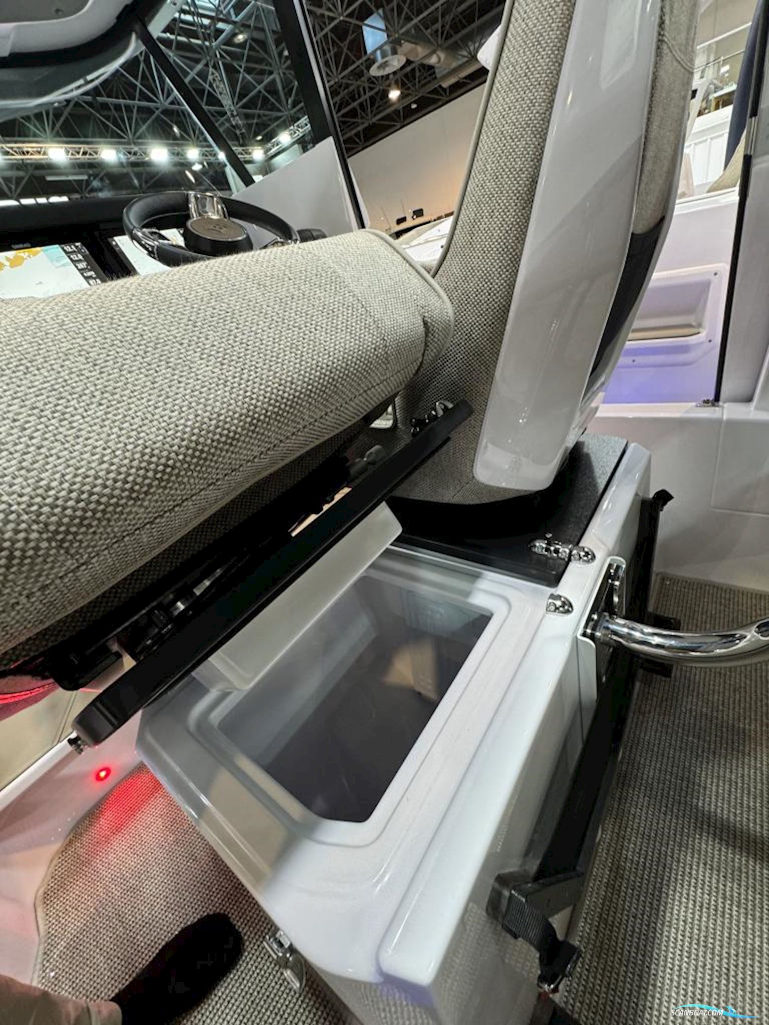 AXOPAR 29 Cross Cabin