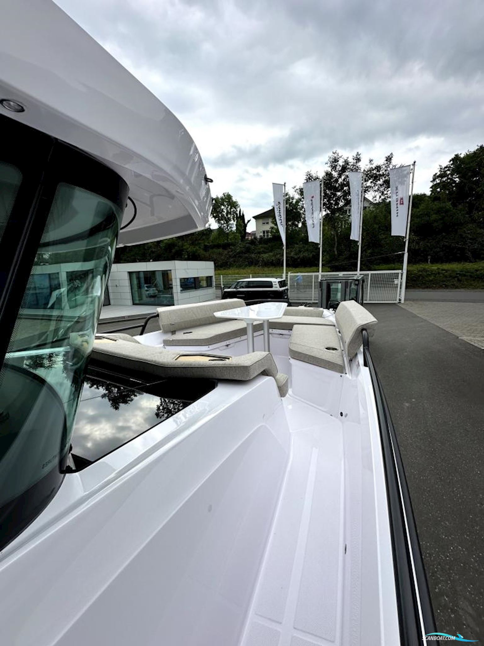 AXOPAR 29 Cross Cabin